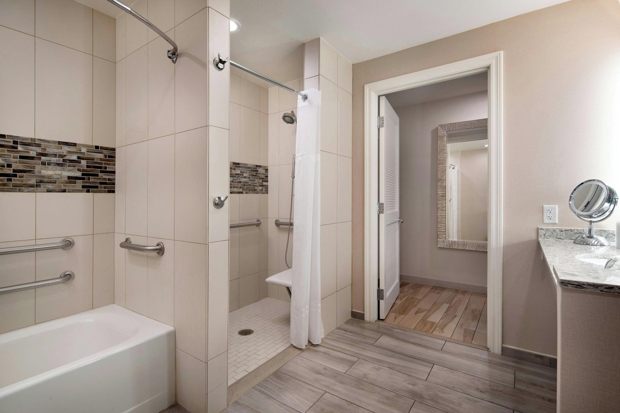 Double Accessible with Views