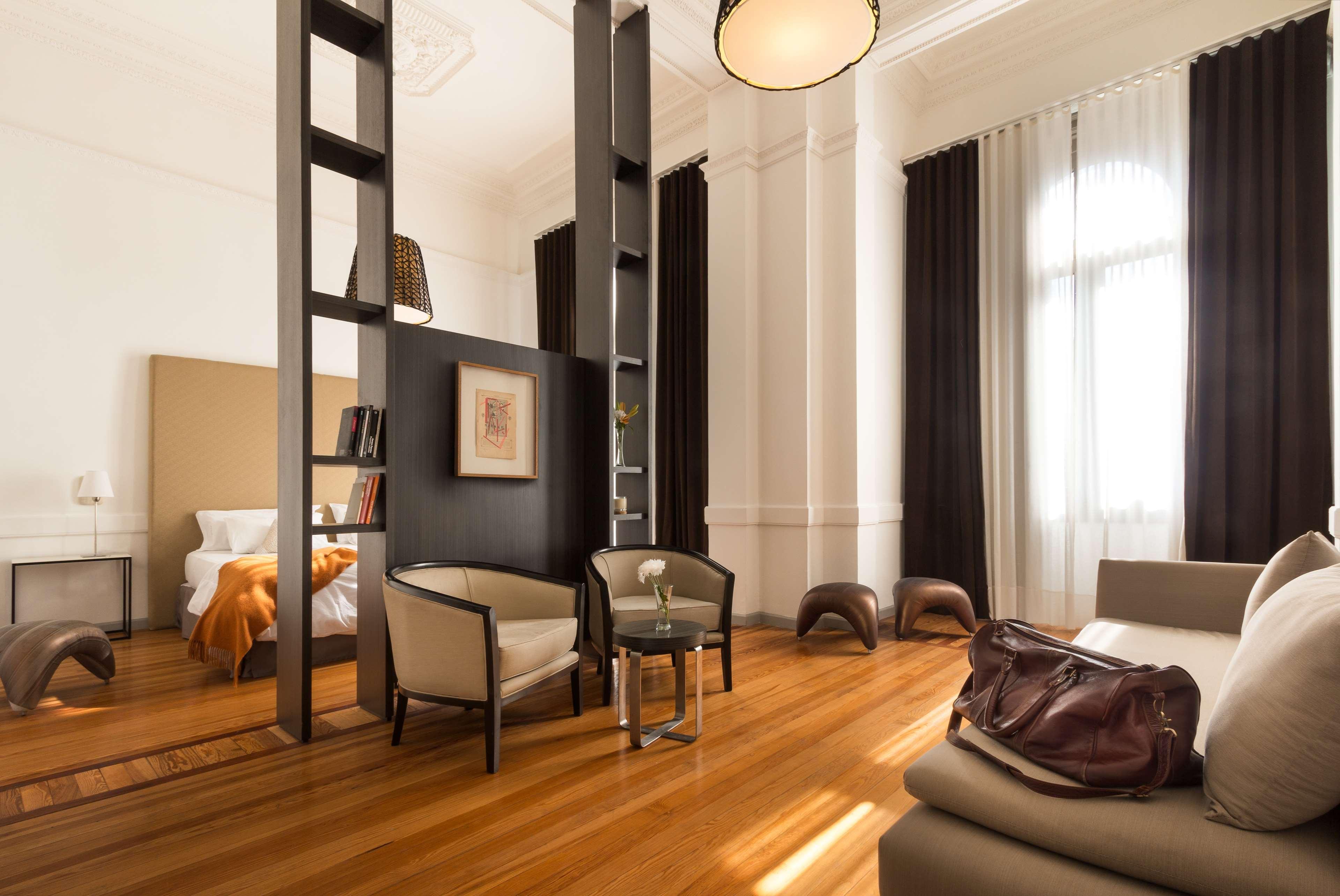 Double Business King Bed