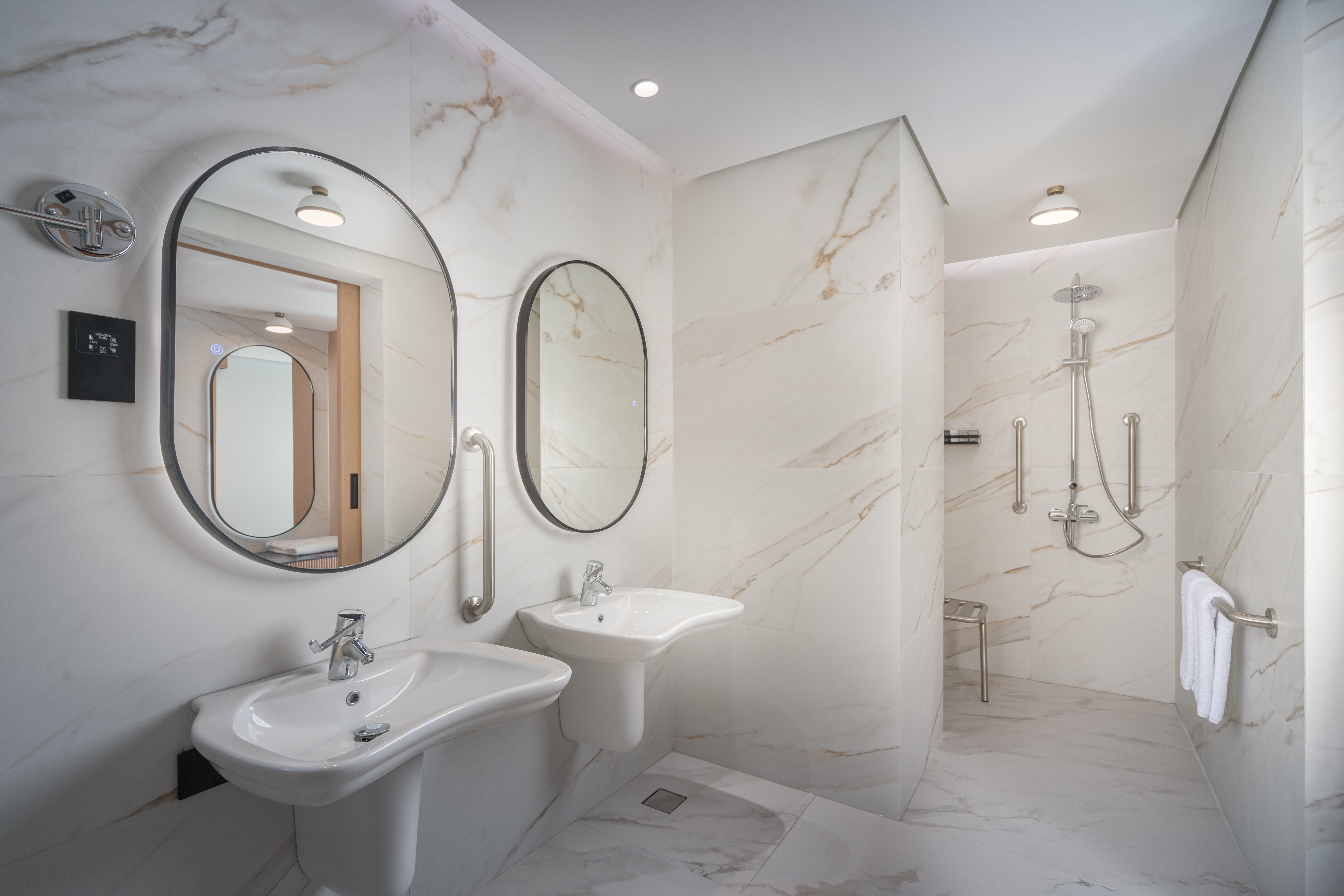 Double Accessible King Size Bed