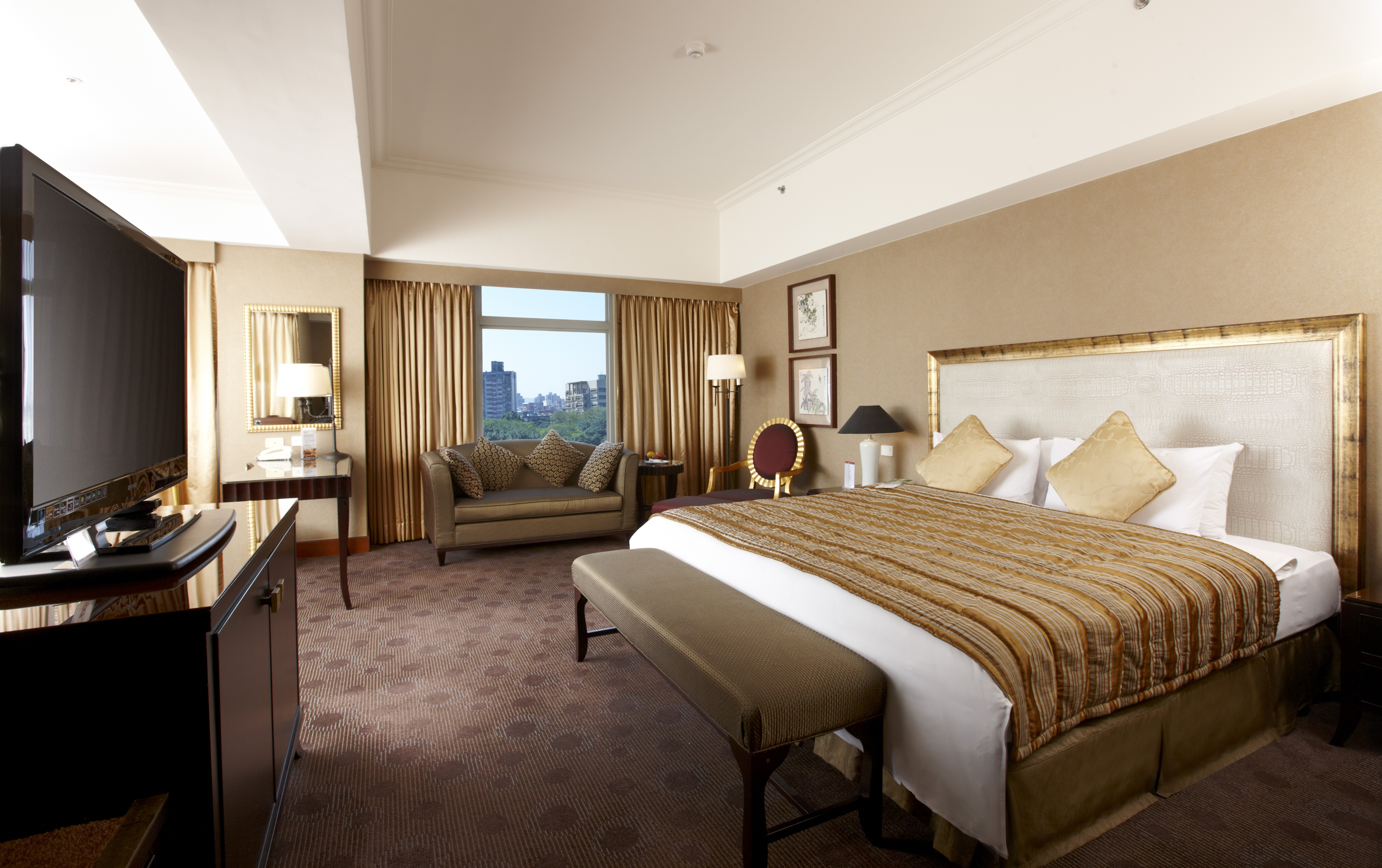 Double Deluxe King Bed