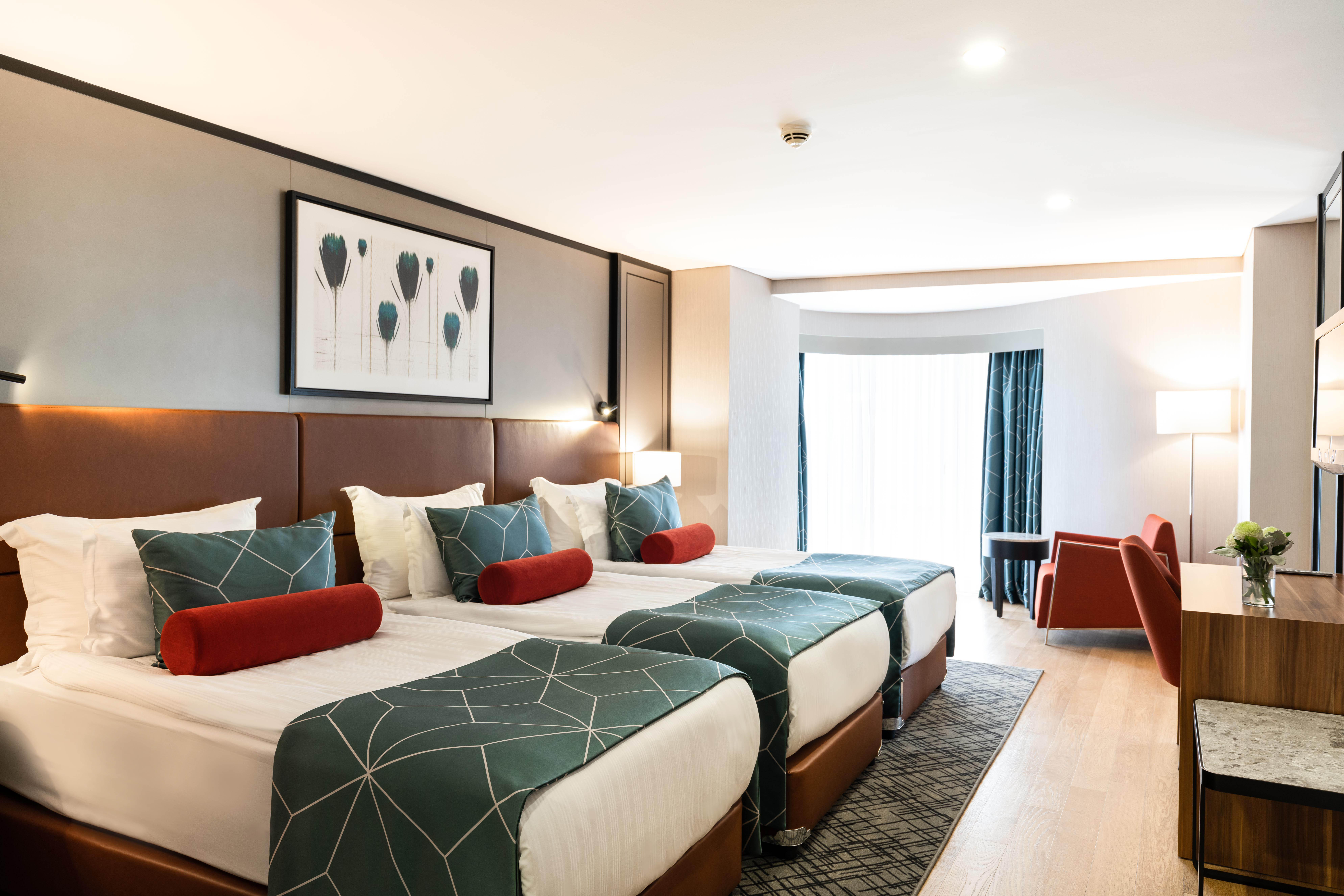 Double Partial Sea View