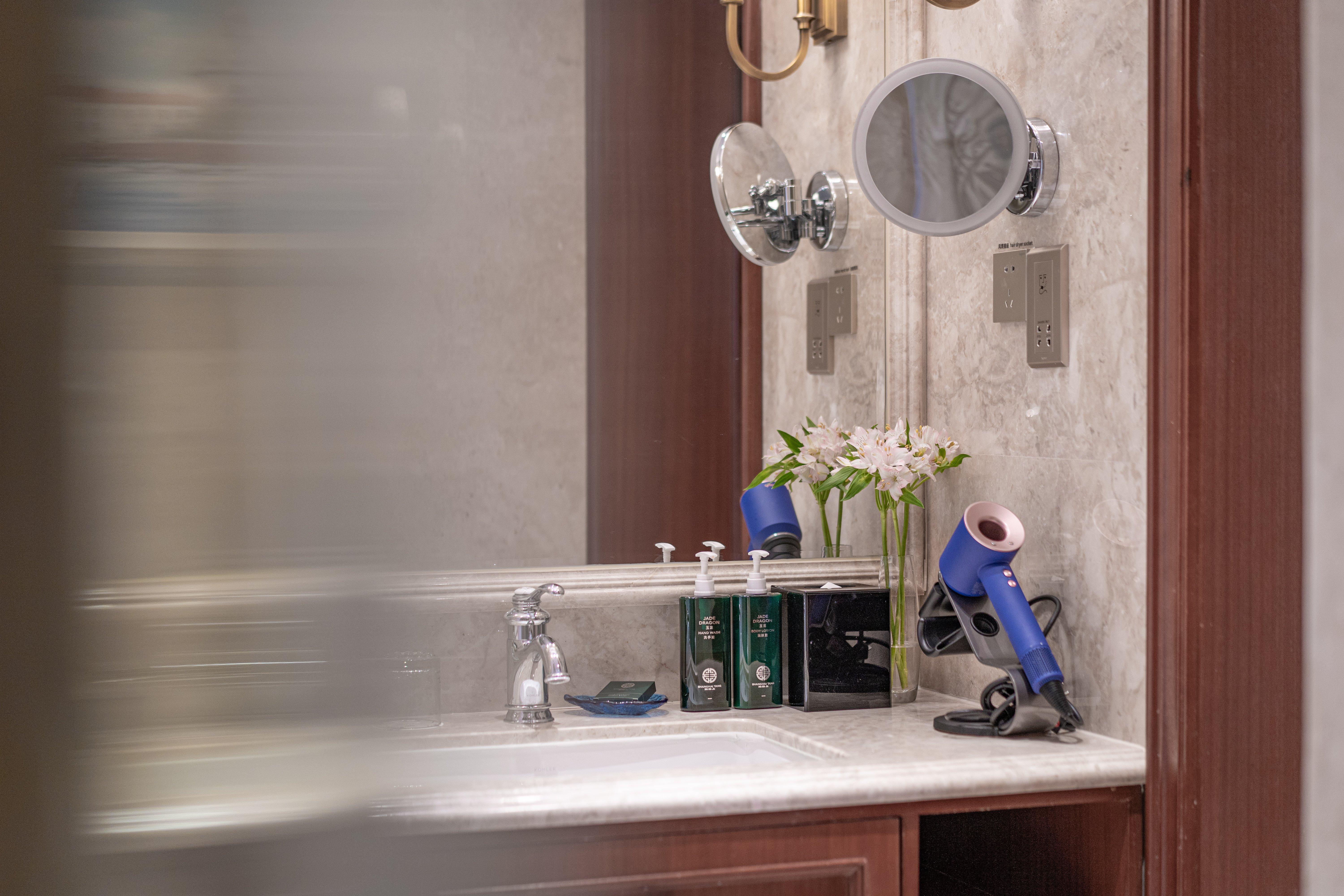 Suite King Bed One Bedroom 