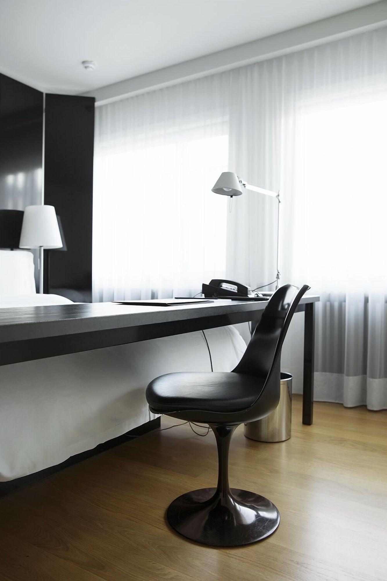 Double Deluxe King Bed