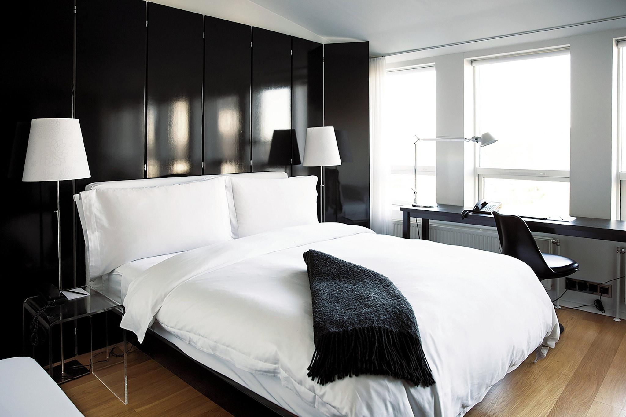 Double Queen Size Bed