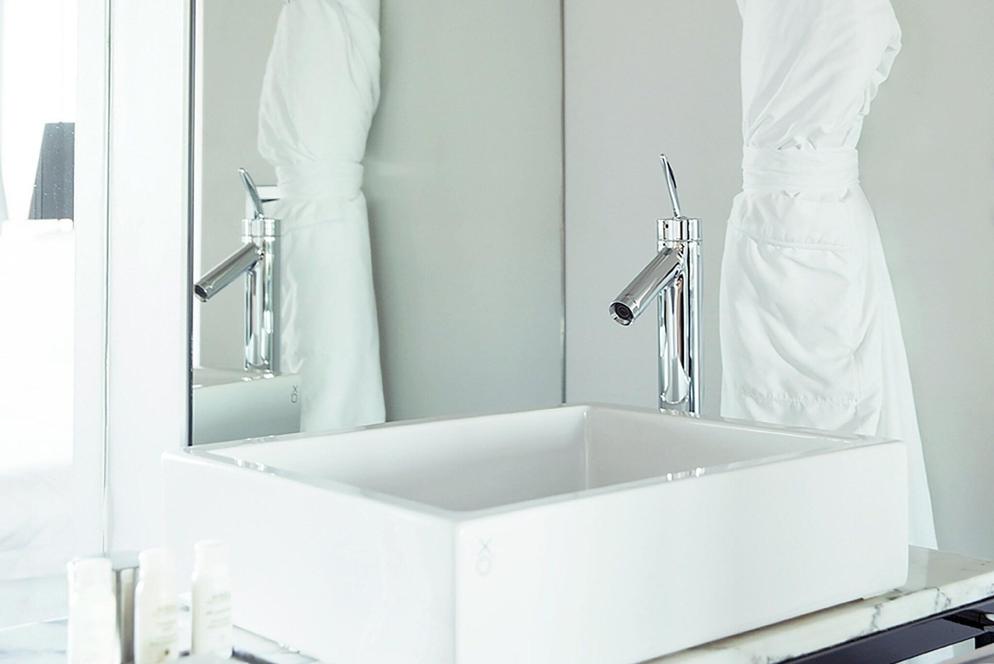 Double Queen Size Bed