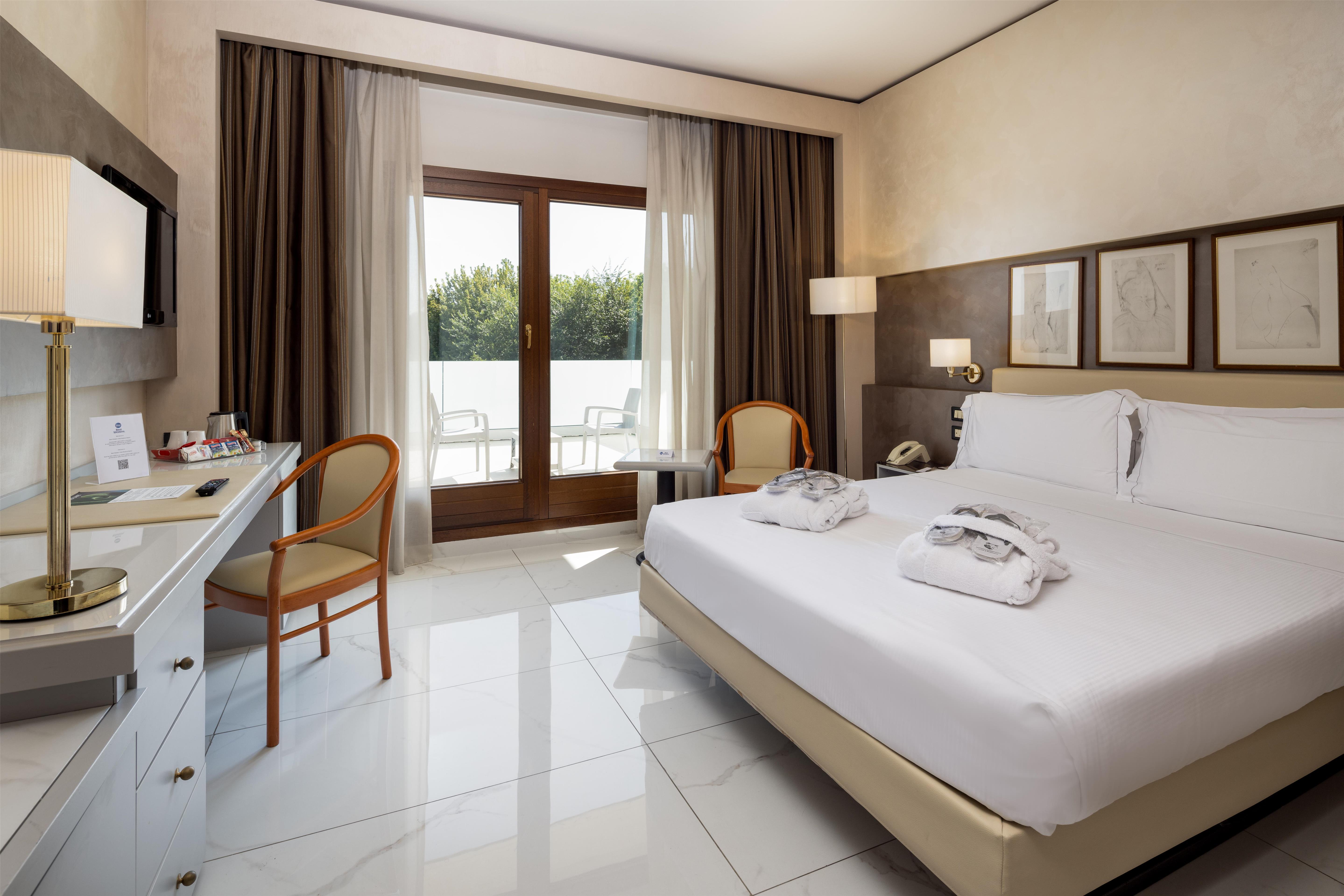 Double Queen Bed Non Smoking