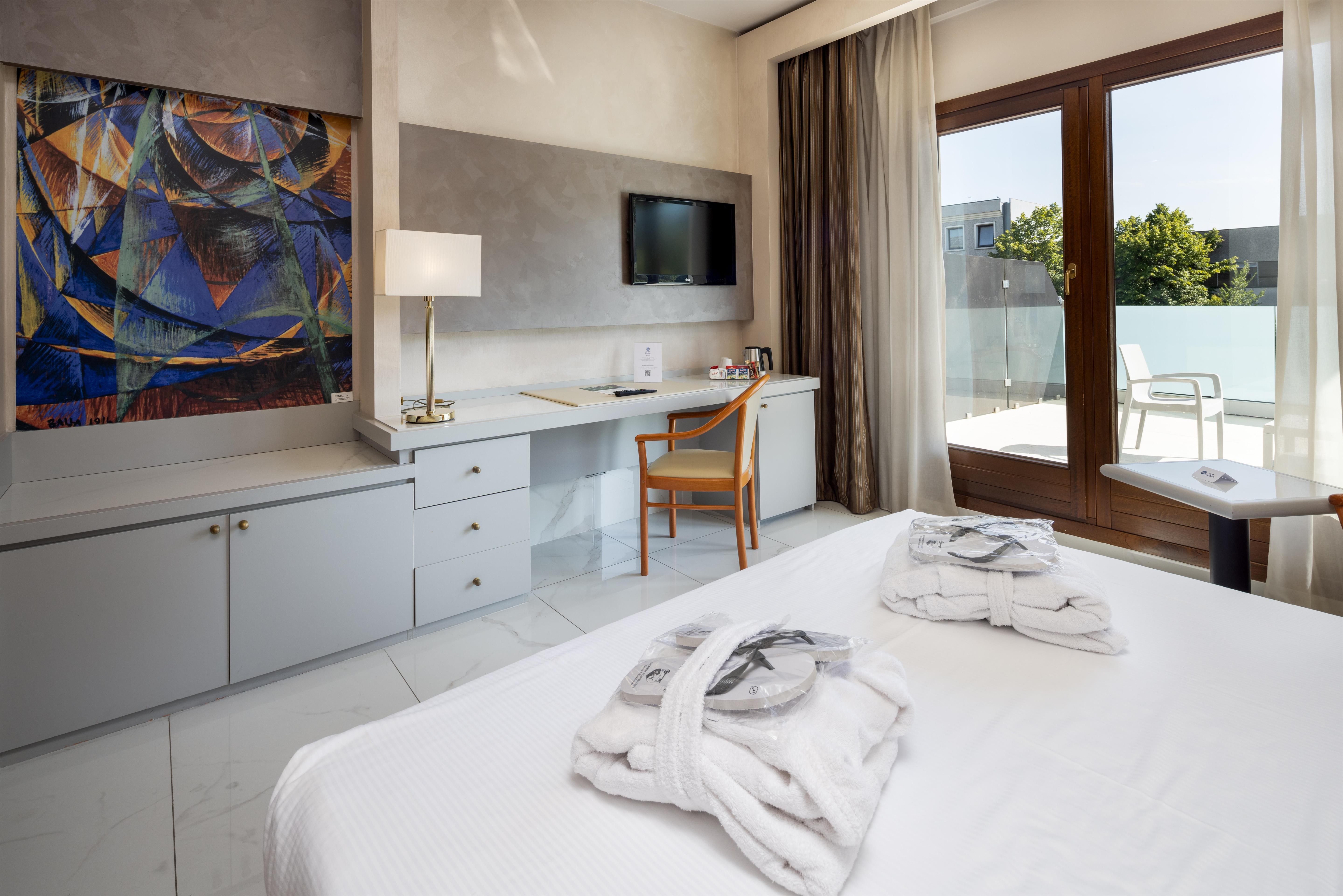 Double Queen Bed Non Smoking