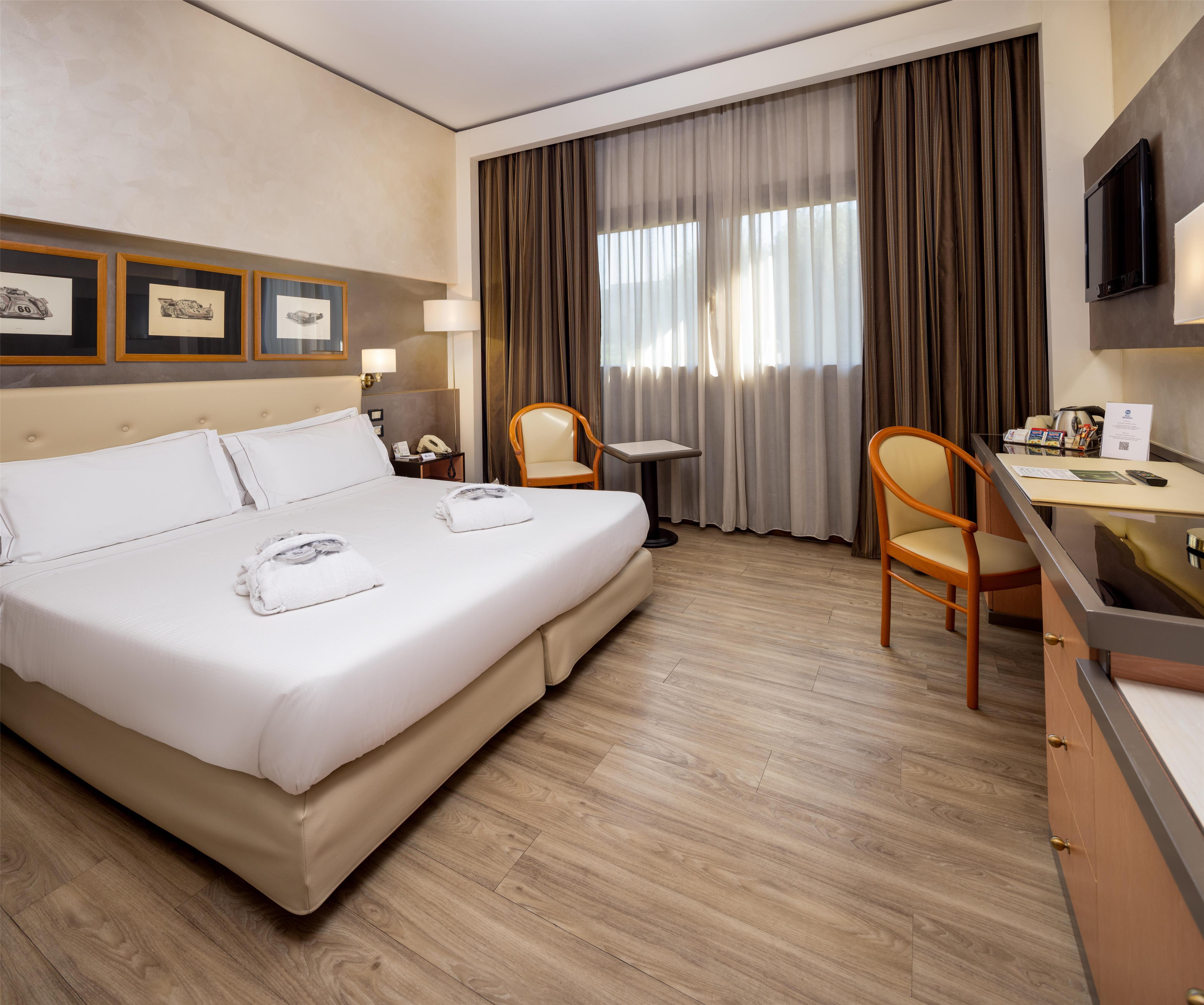 Double King Bed Non Smoking