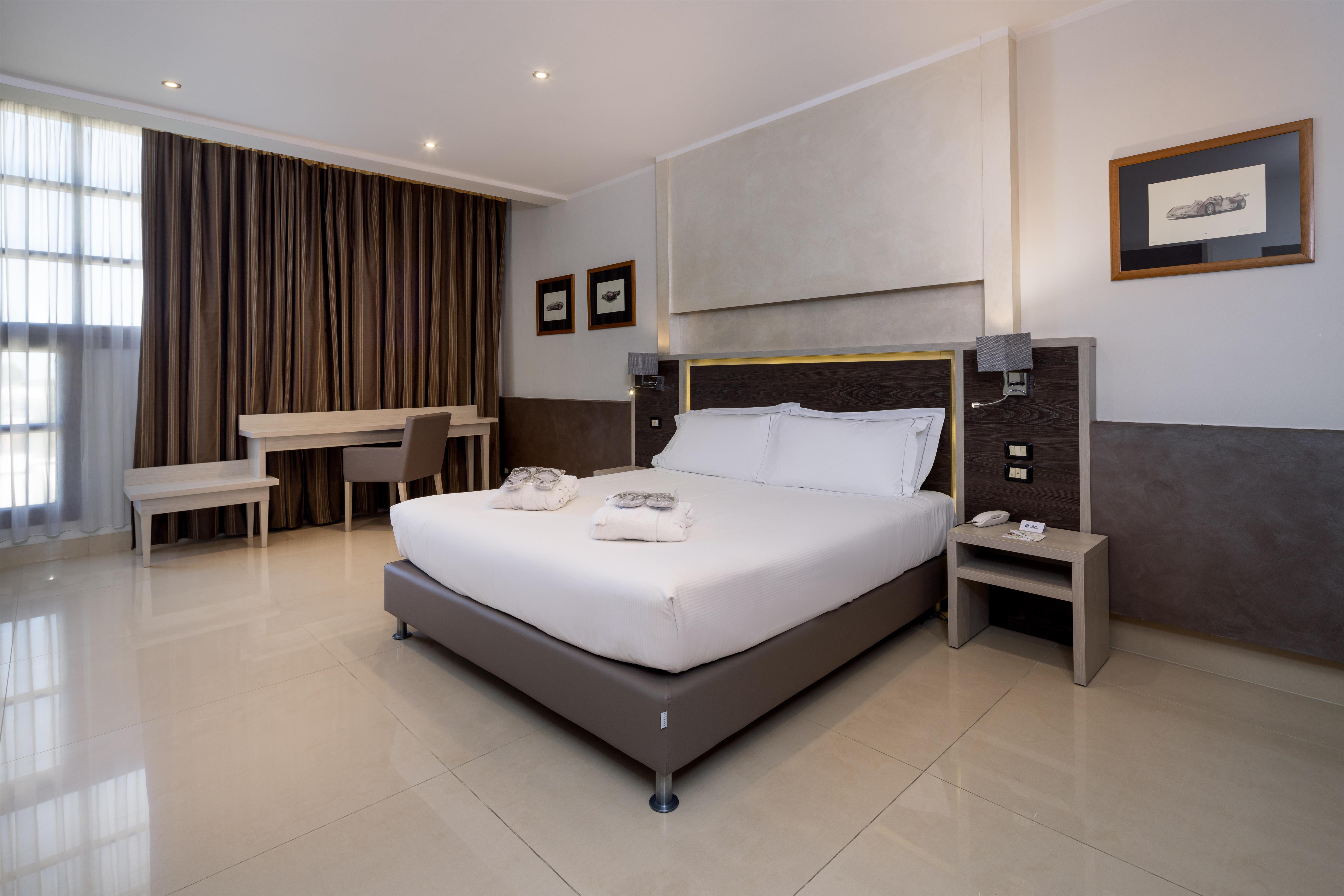 Suite Queen Size Bed