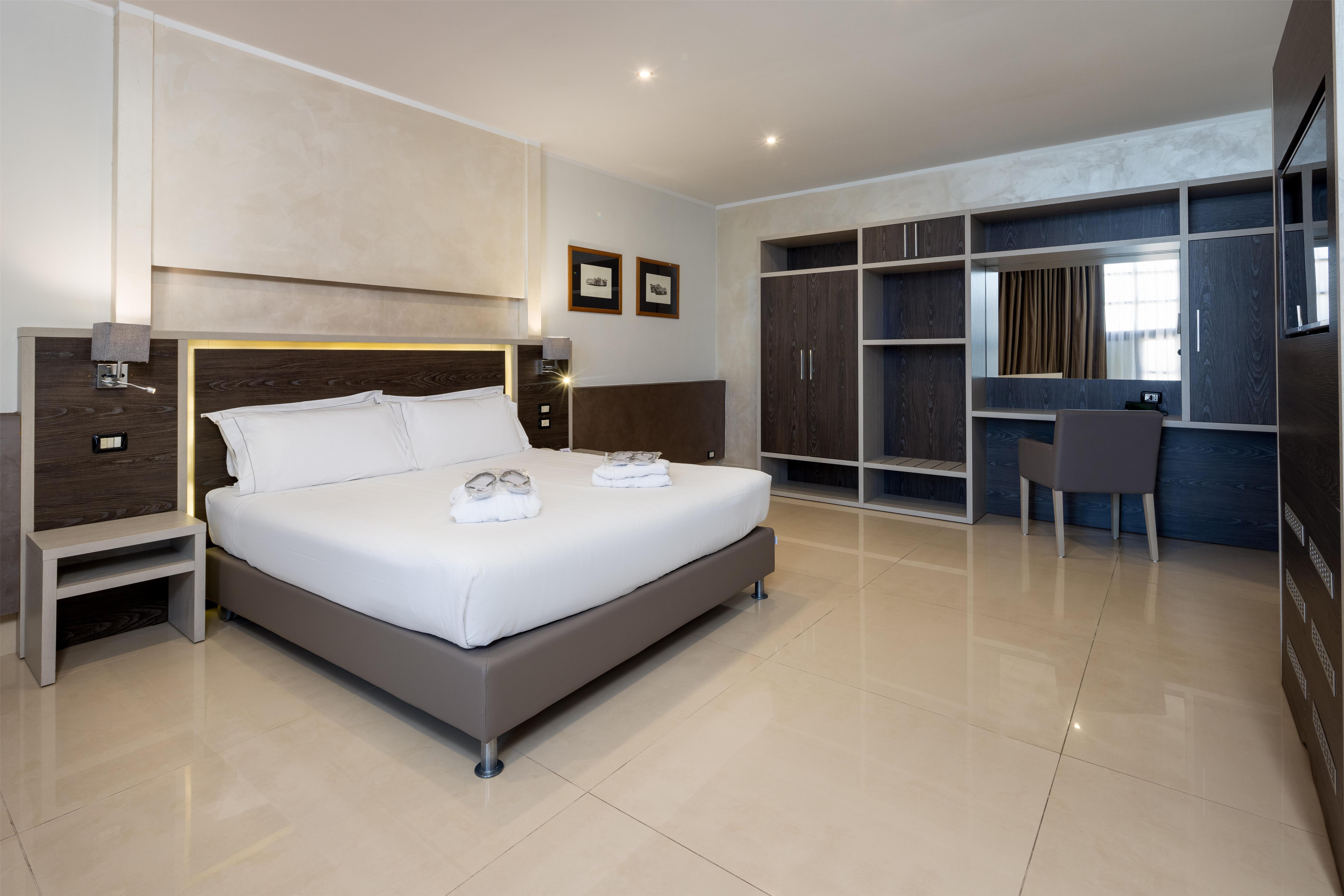 Suite Queen Size Bed