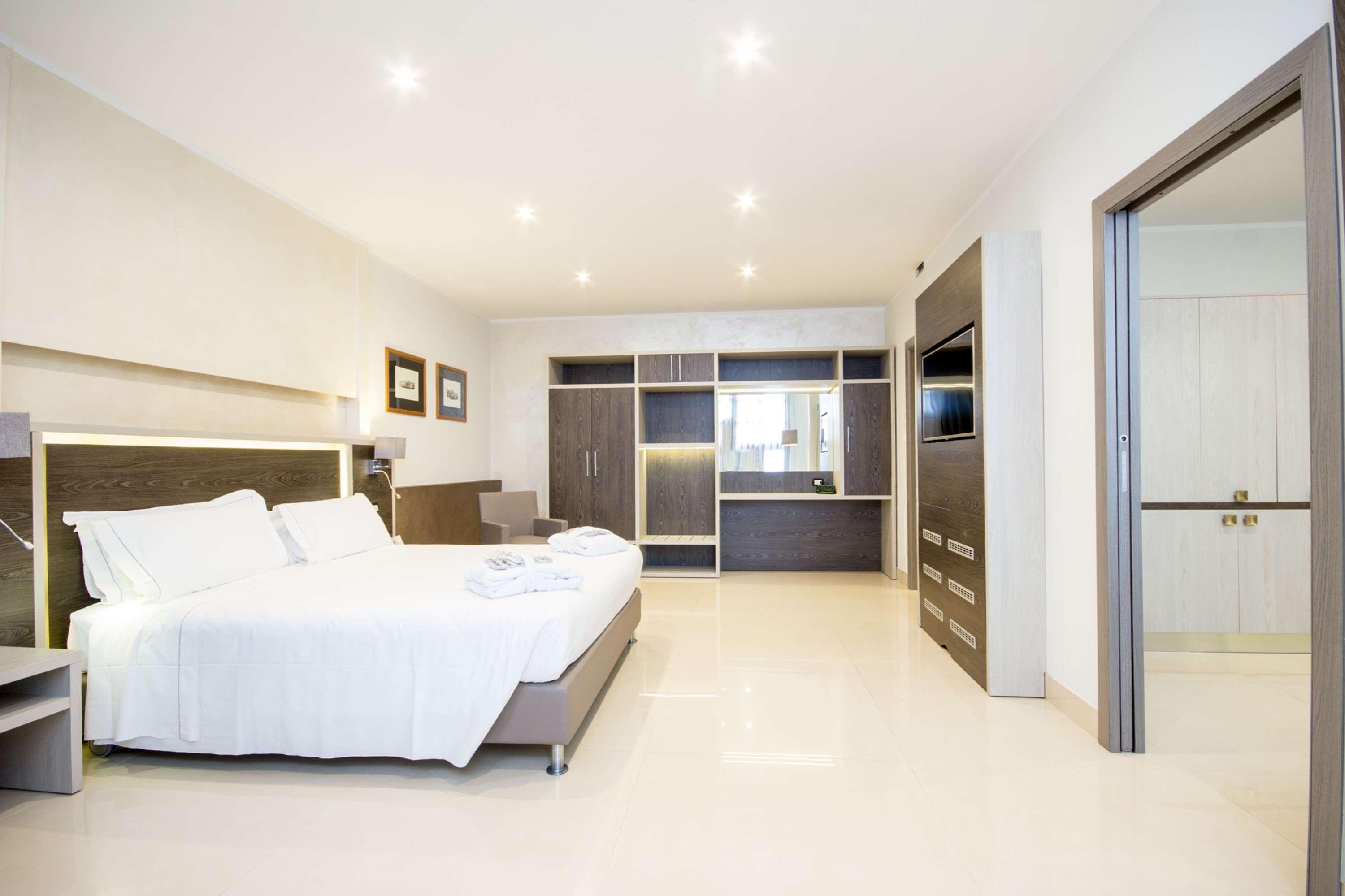 Suite Queen Size Bed