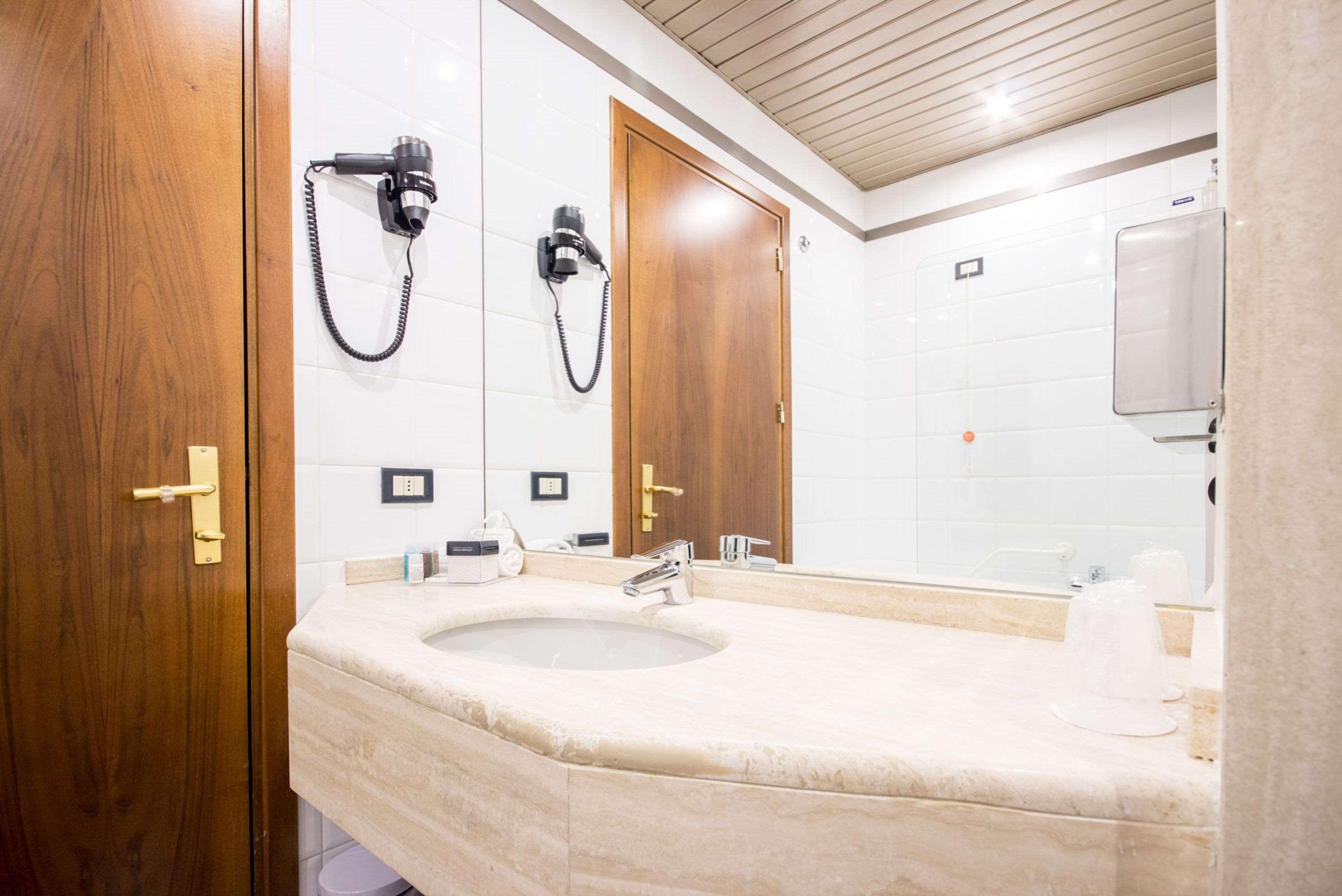 Double Queen Bed Non Smoking