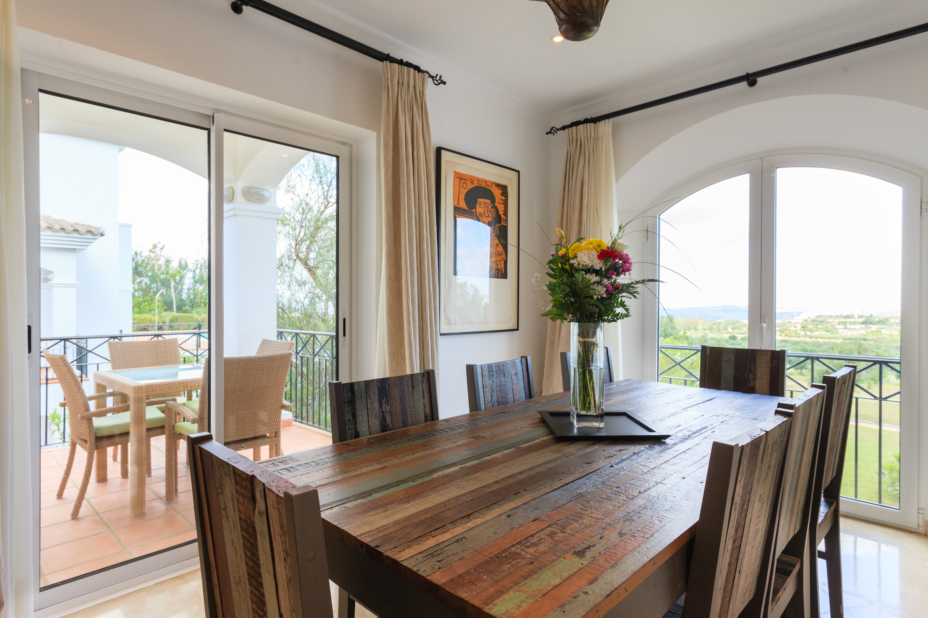 Villa Four Bedrooms Three Bathrooms