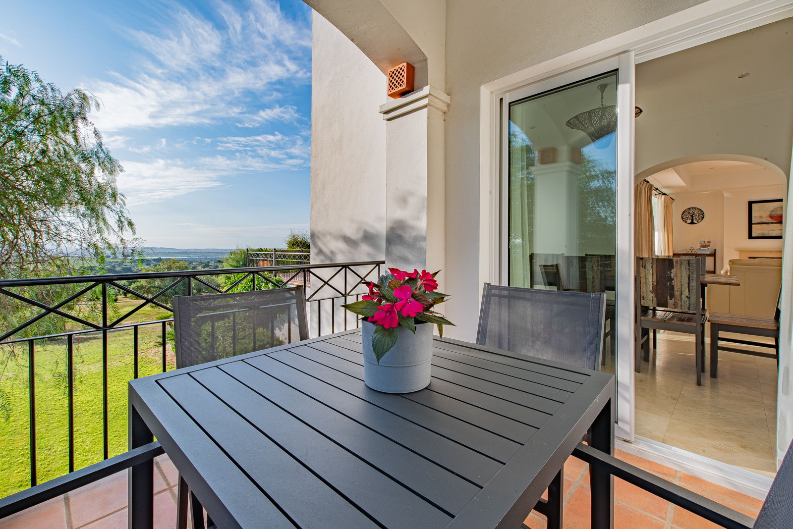 Villa Four Bedrooms Three Bathrooms