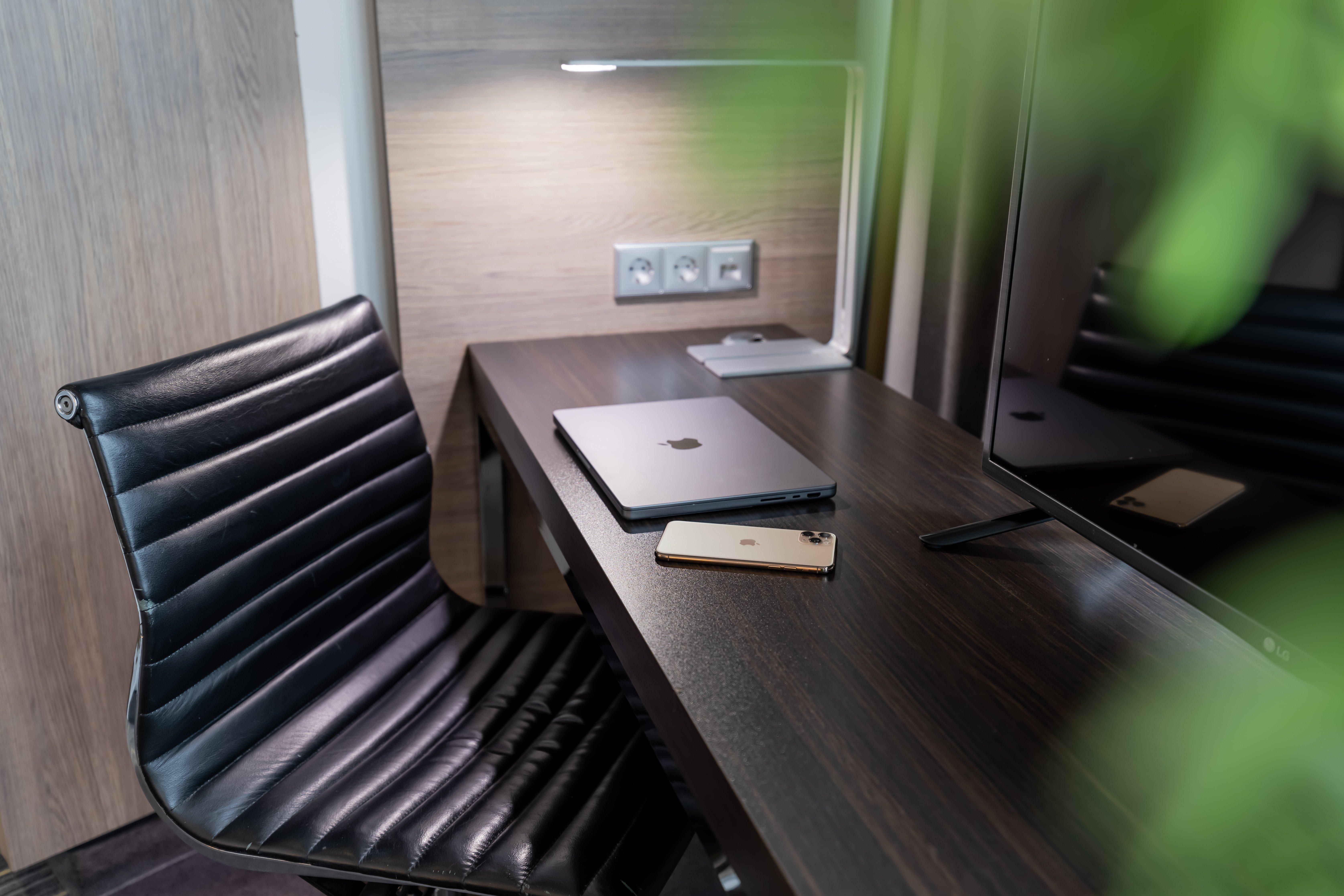 Double Queen Size Bed