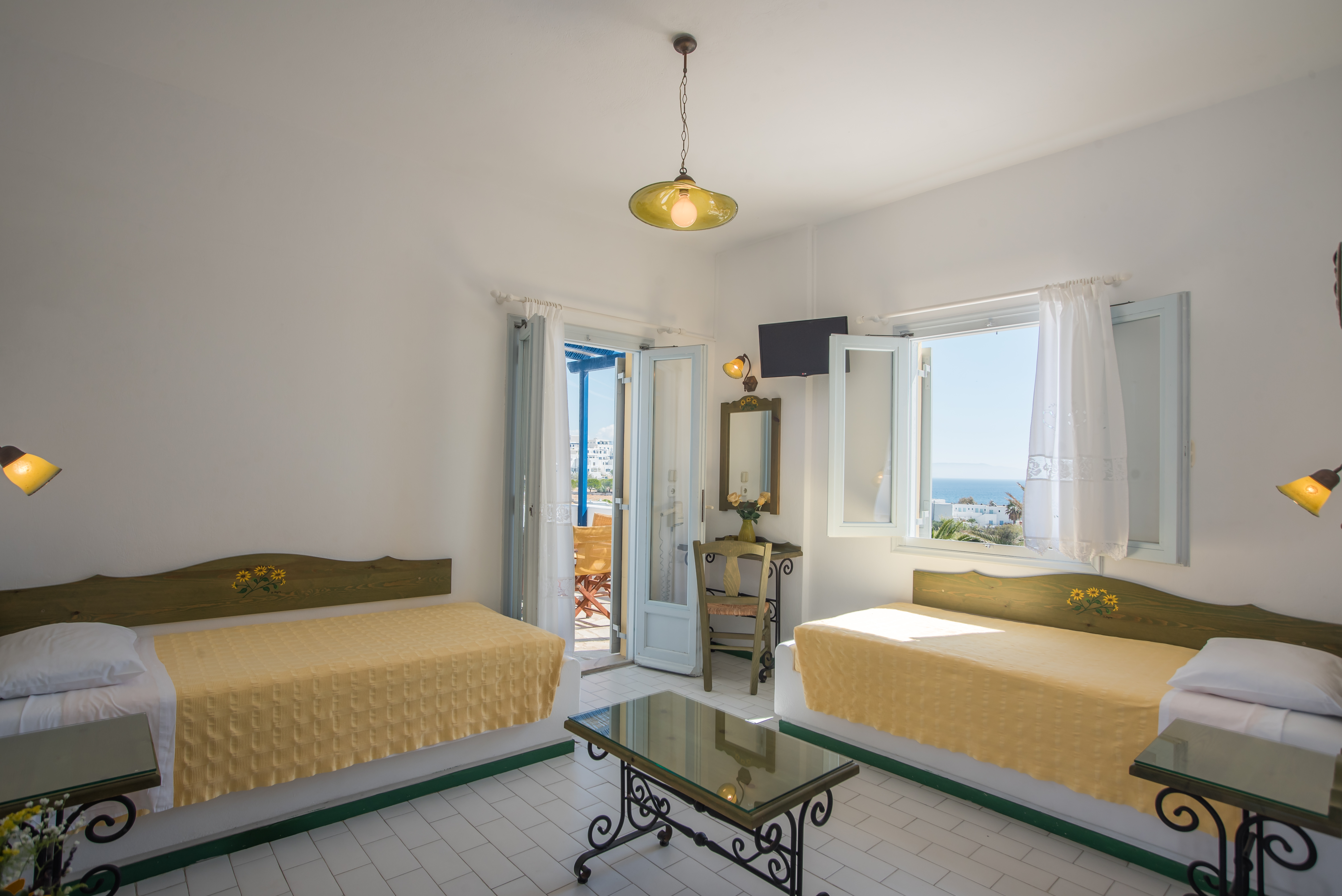 Quadruple Two Bedrooms Two Bathrooms