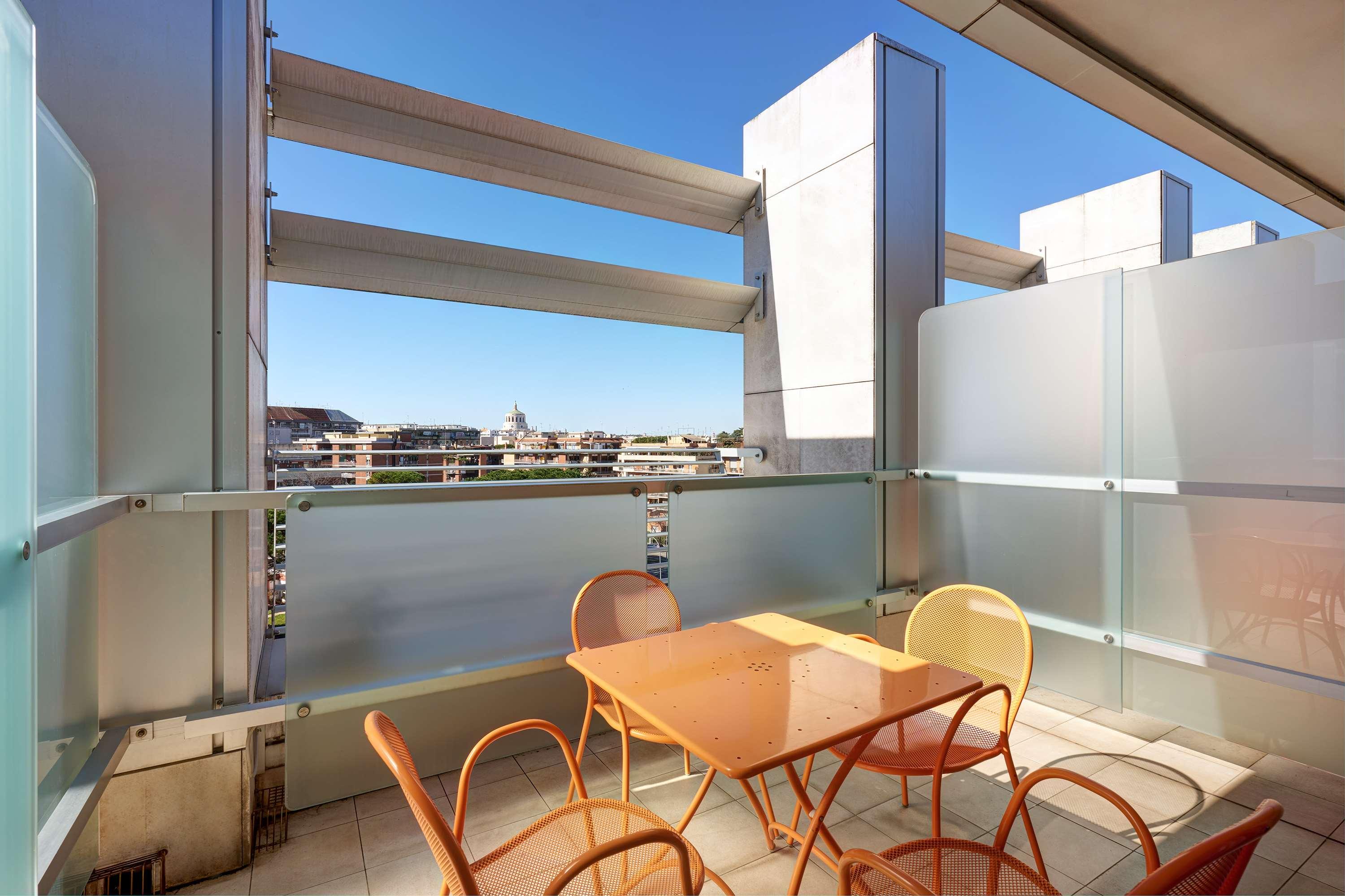 Family Room Capacity 4