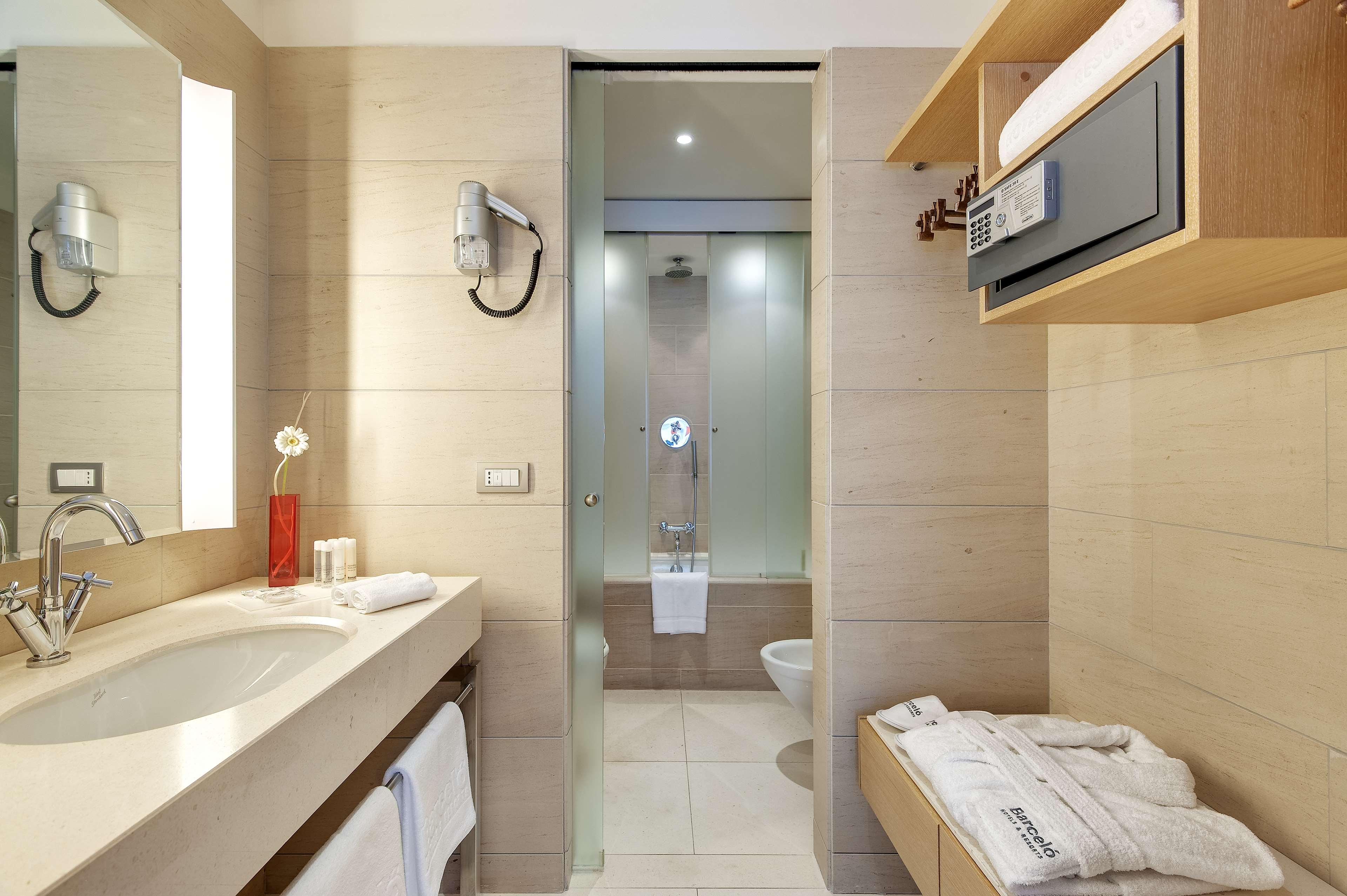 Family Room Capacity 4