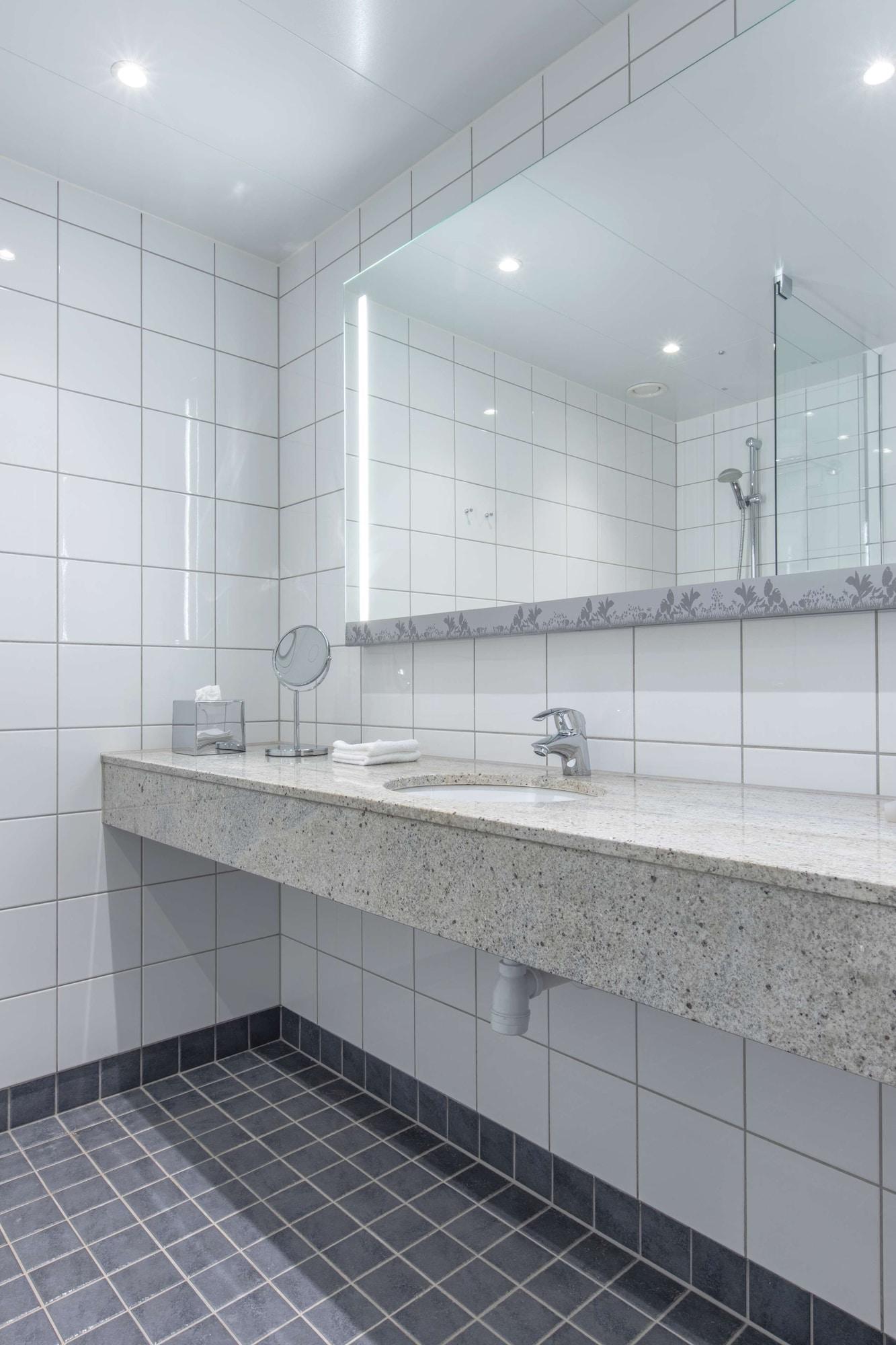 Junior Suite King Size Bed