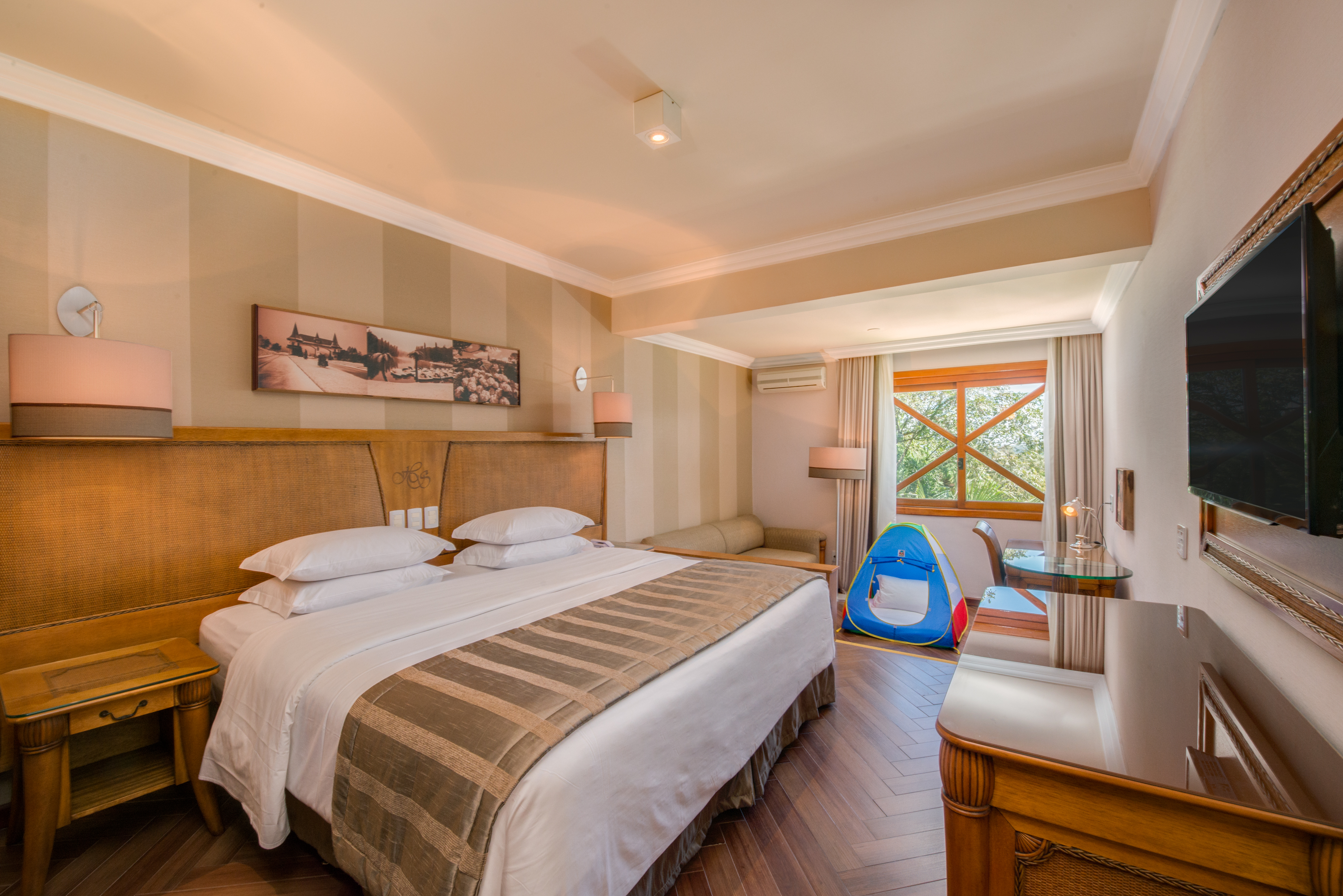 Family Room Capacity 1