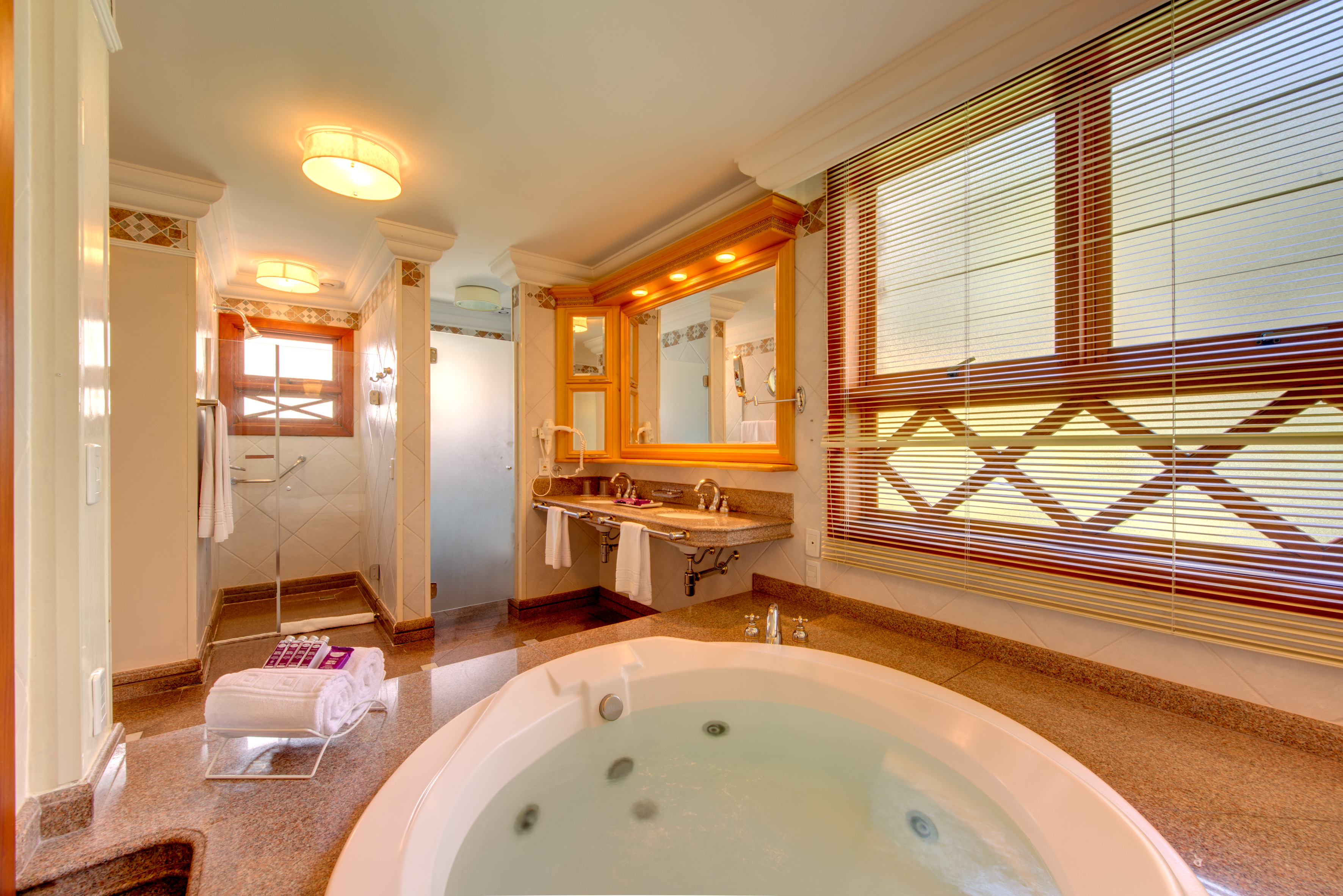 Family Room Capacity 4