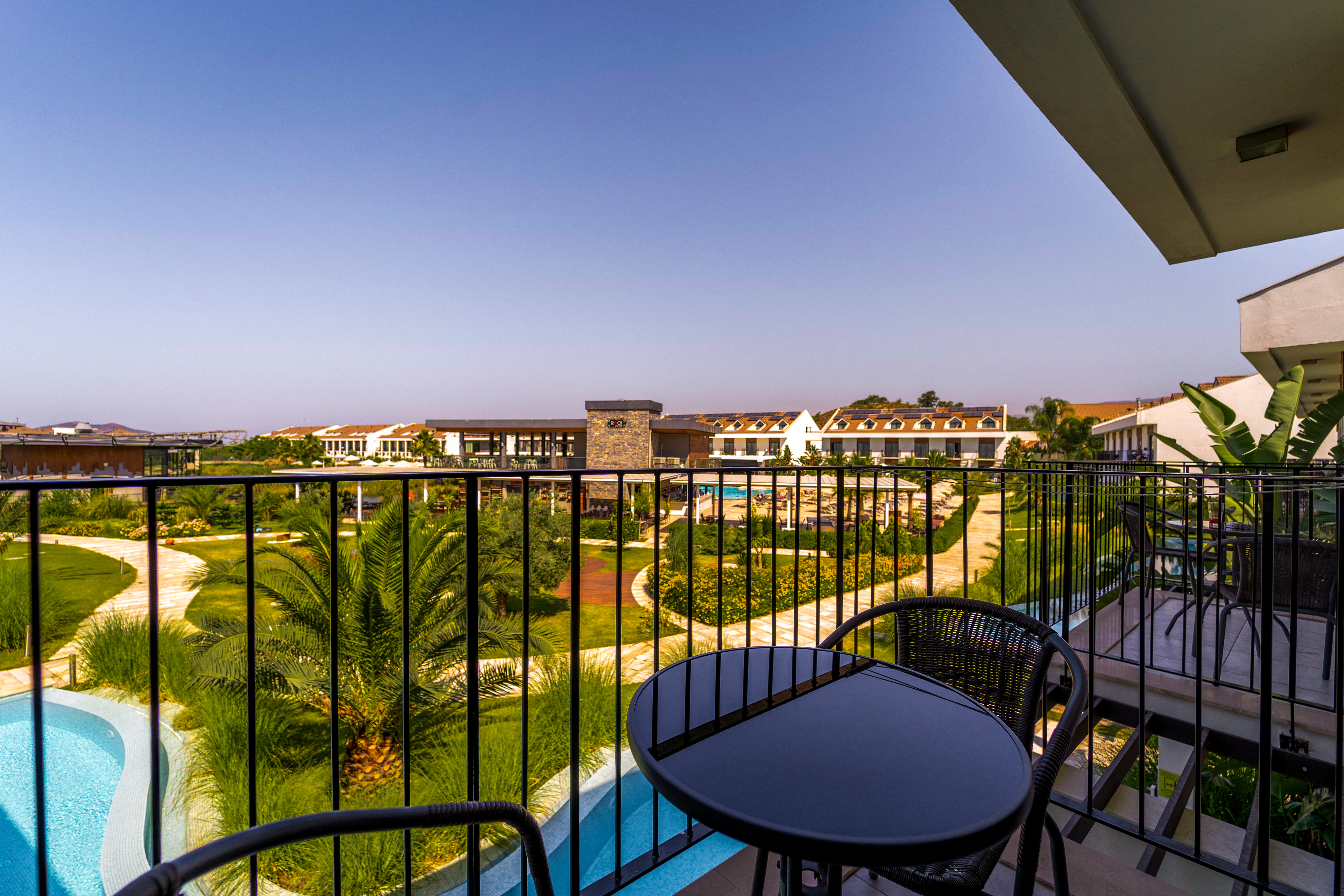 Double Single Pool View