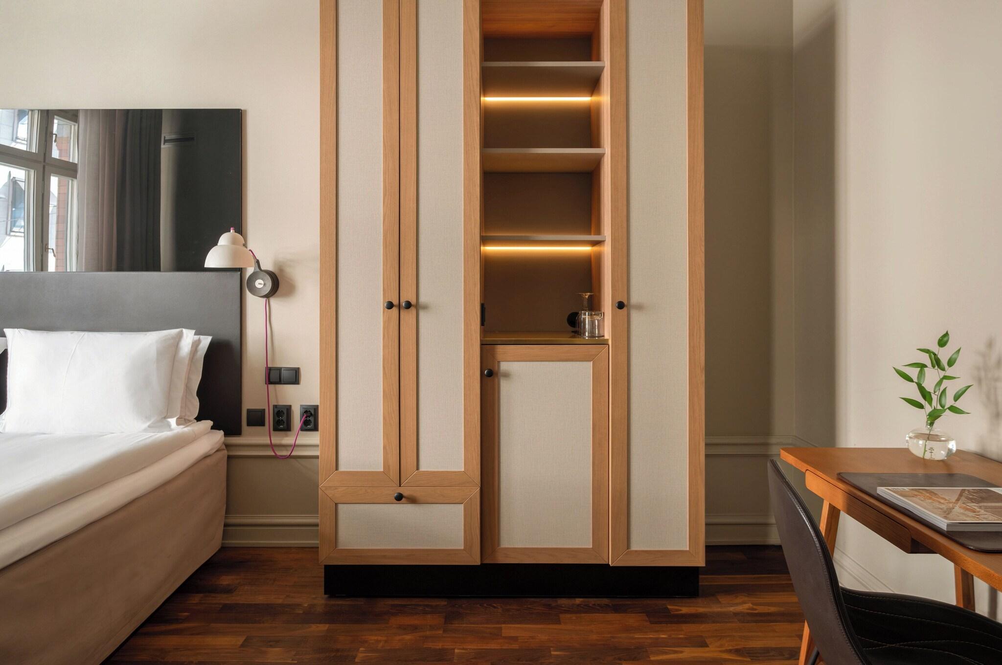 Double King Size Bed