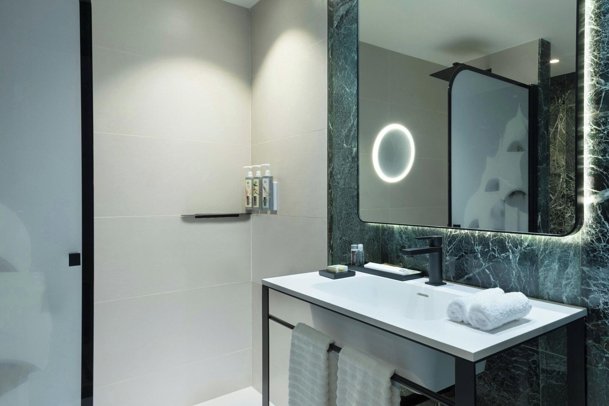 Double King Size Bed