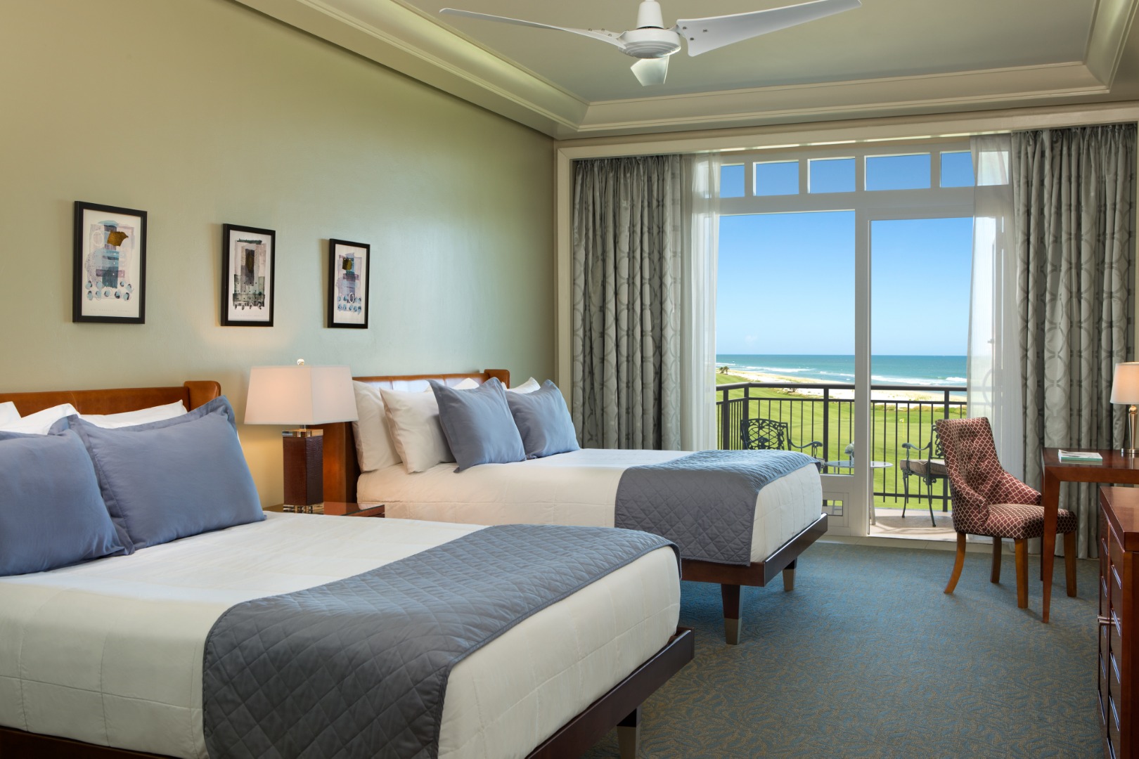 Lodge Ocean View Two Queen Beds