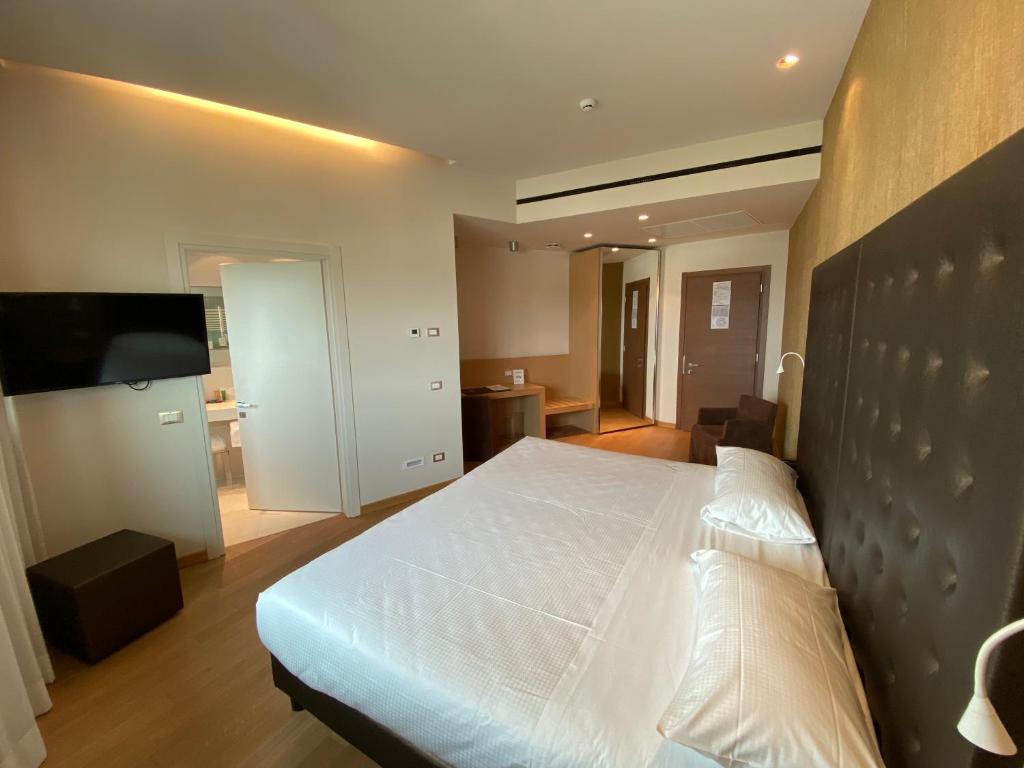 Double Superior King Bed