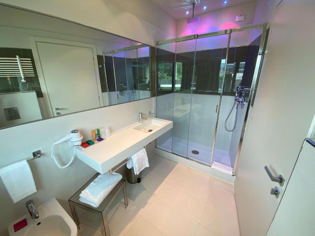 Double Superior King Bed