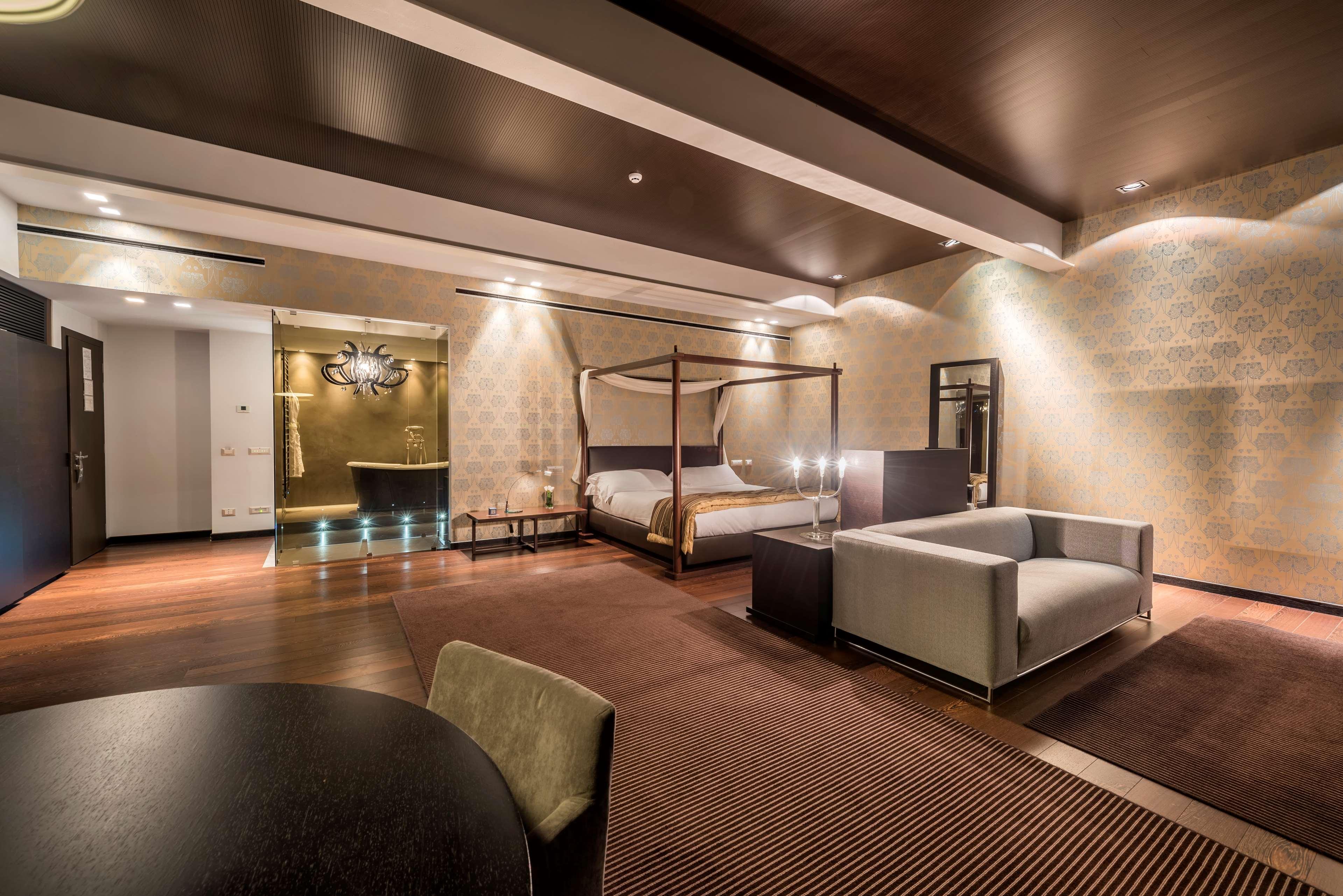 Junior Suite King Size Bed