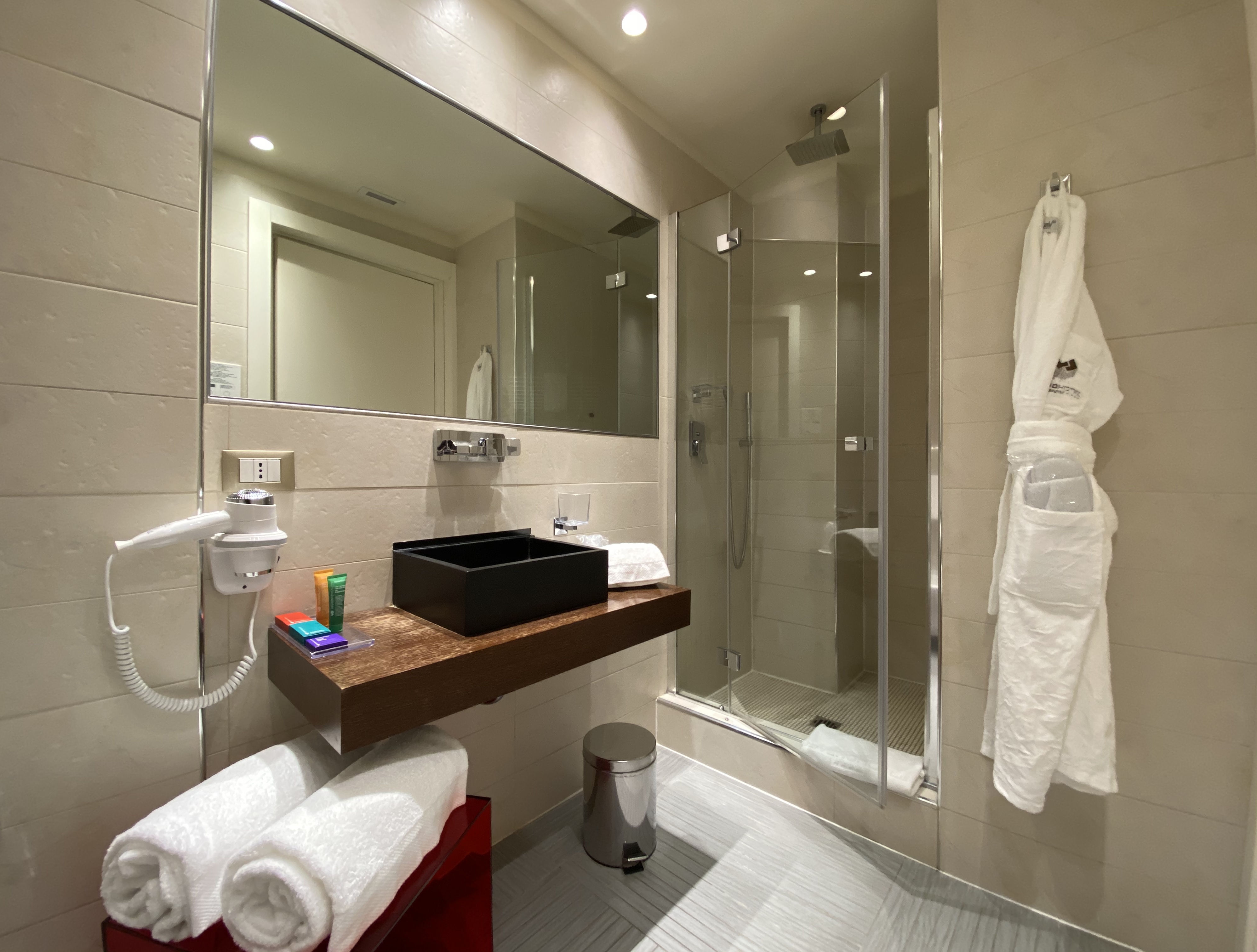 Junior Suite King Size Bed