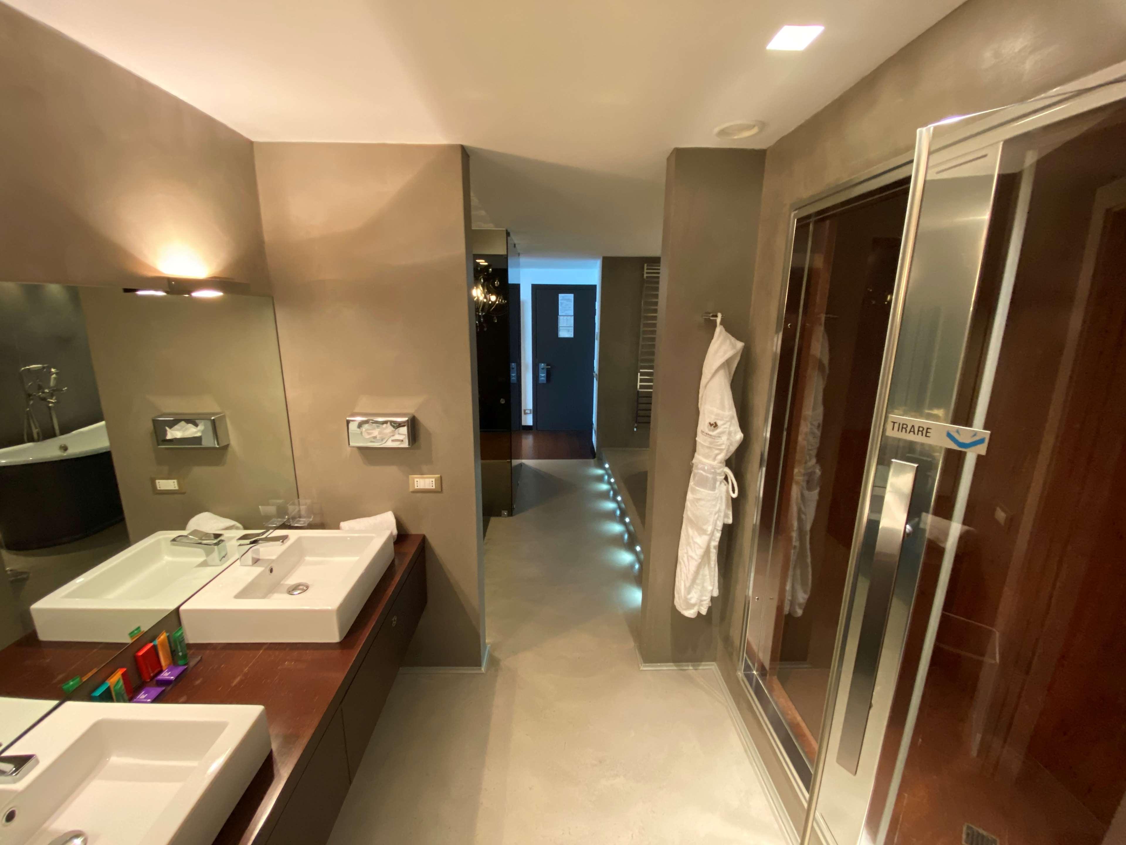 Junior Suite King Size Bed