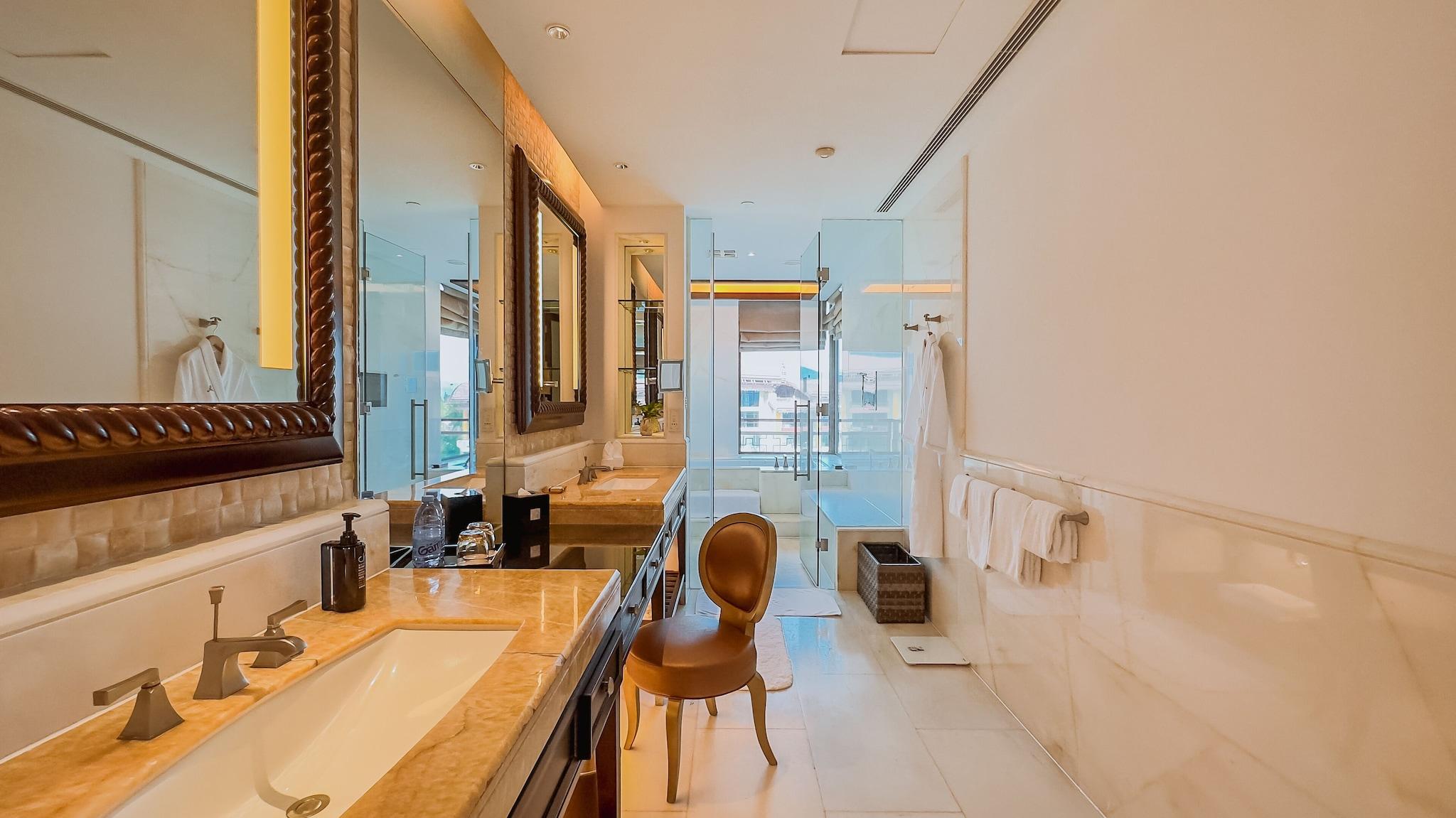 Suite Garden View King Bed