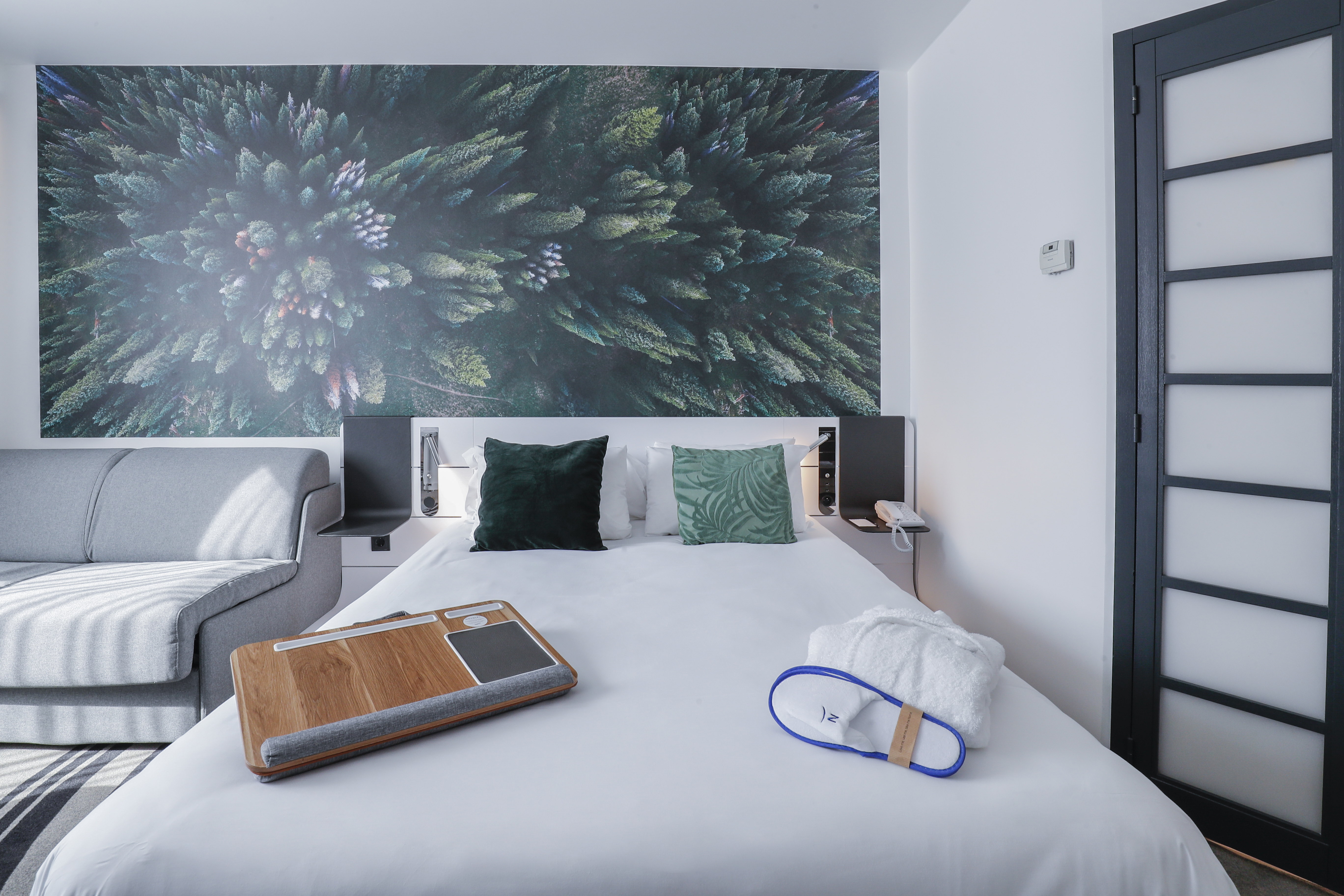 Double Executive Queen Bed