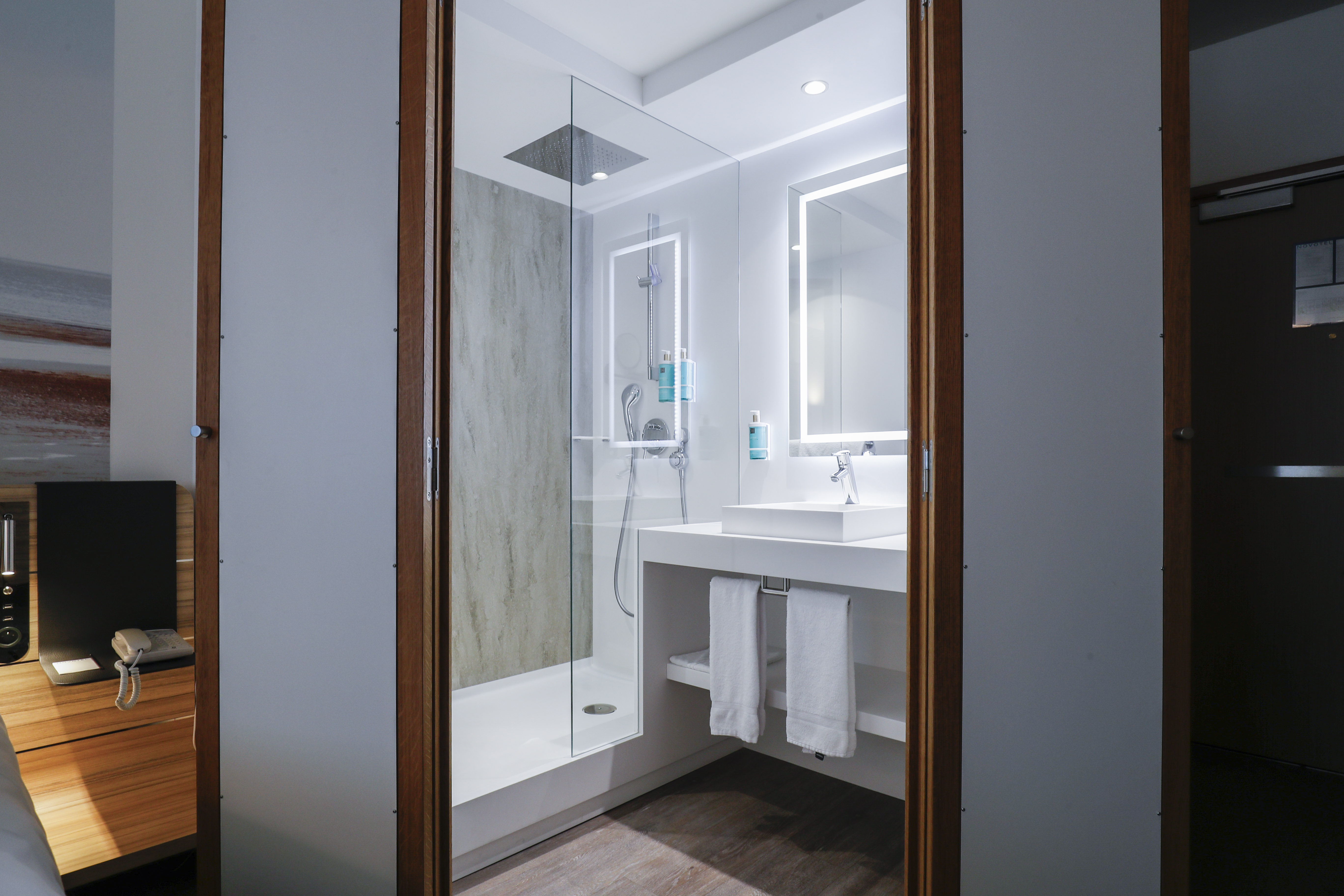 Double Superior Queen Bed