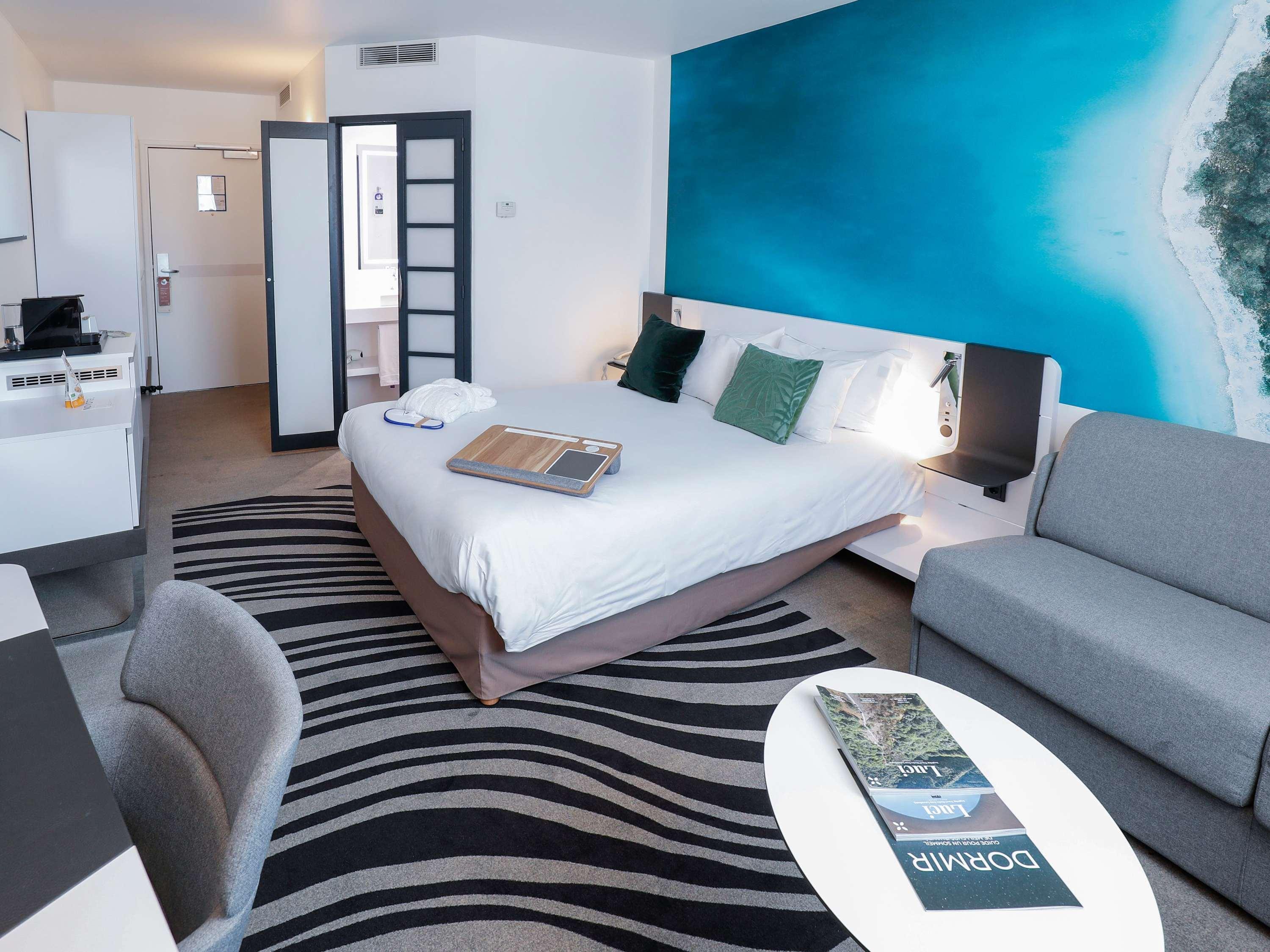 Double Executive Queen Bed