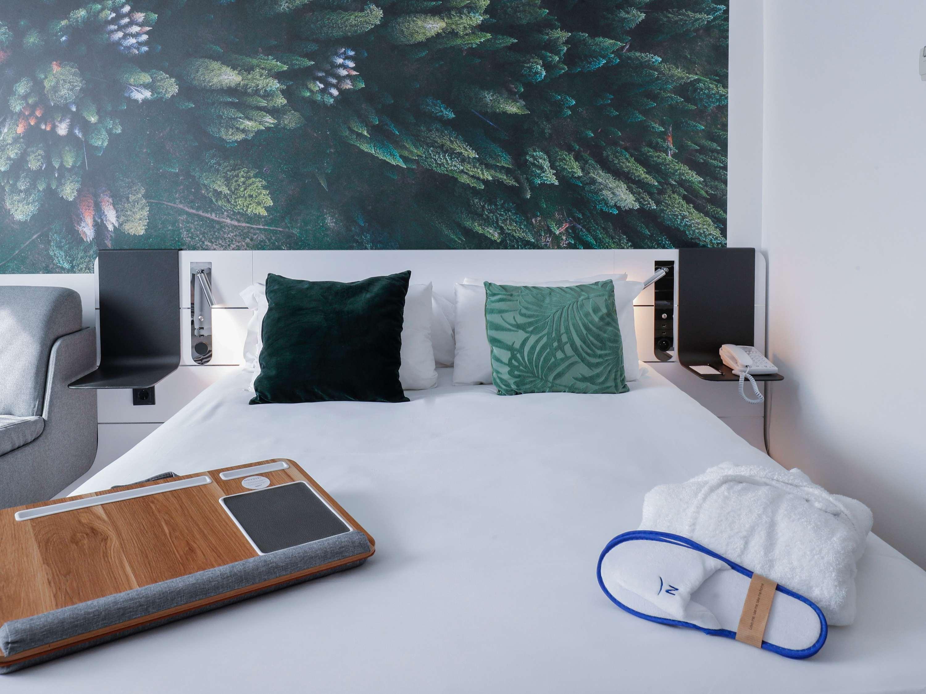 Double Executive Queen Bed