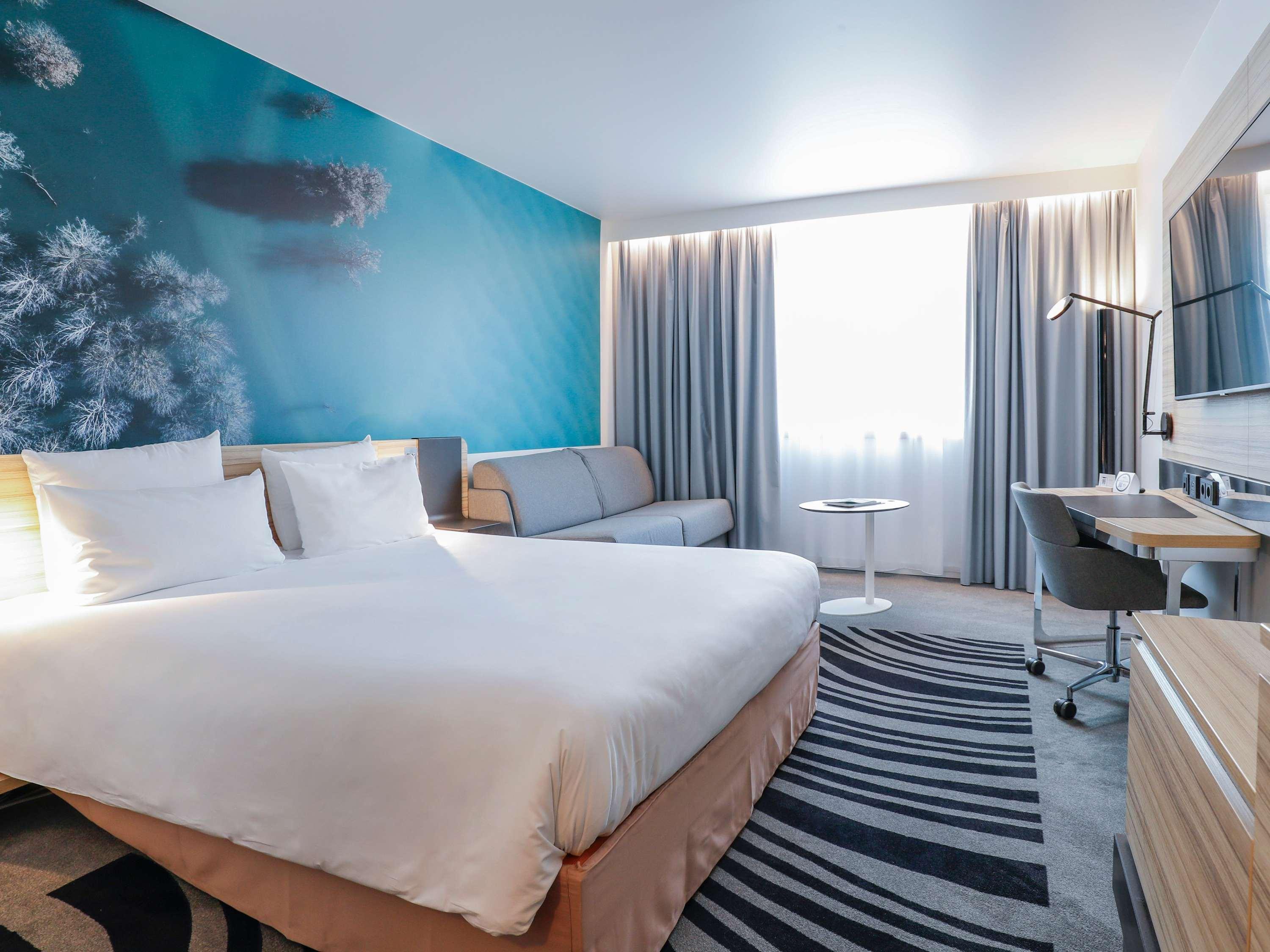 Double Classic Queen Bed