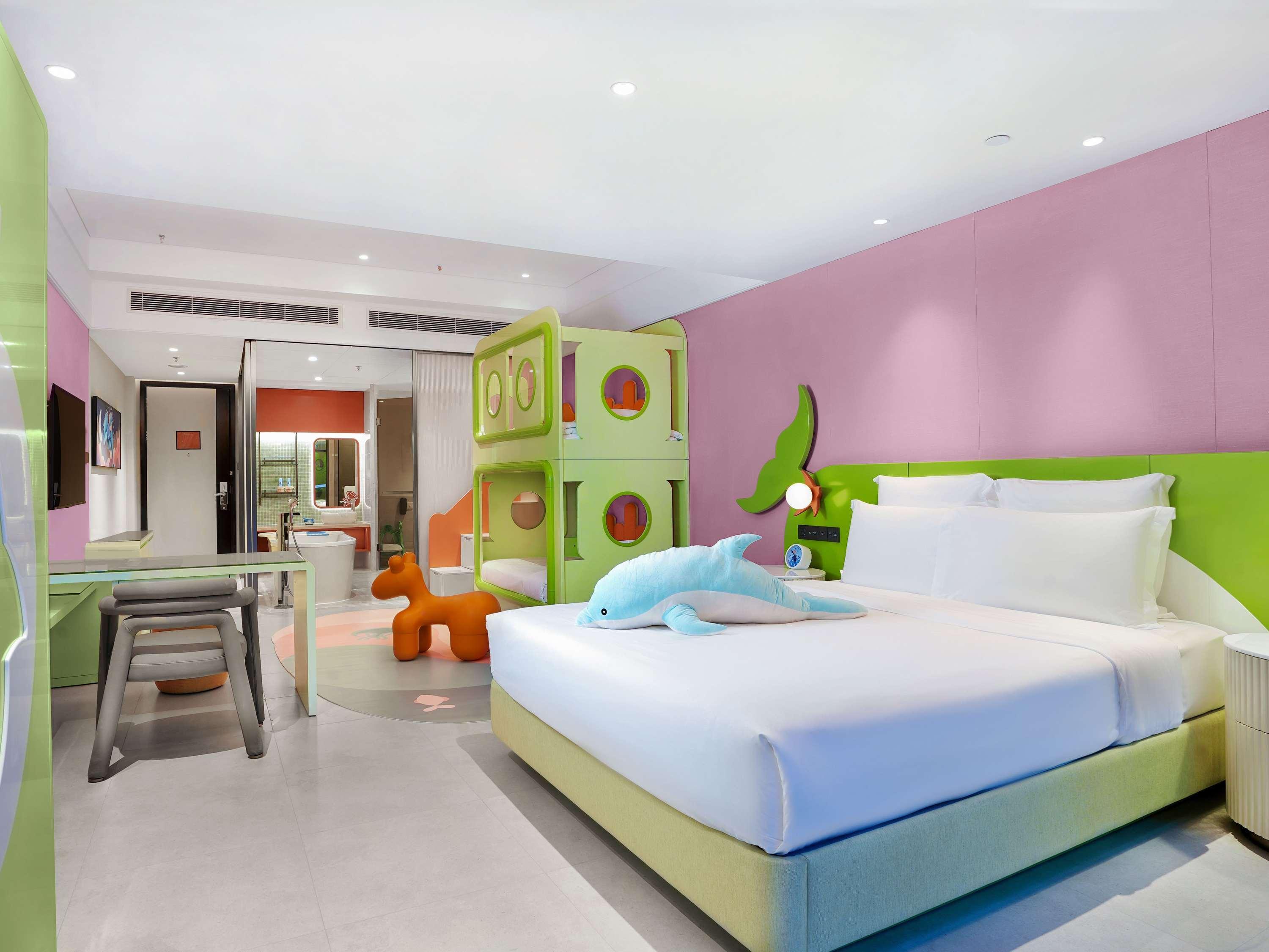 Family Room Deluxe King Bed