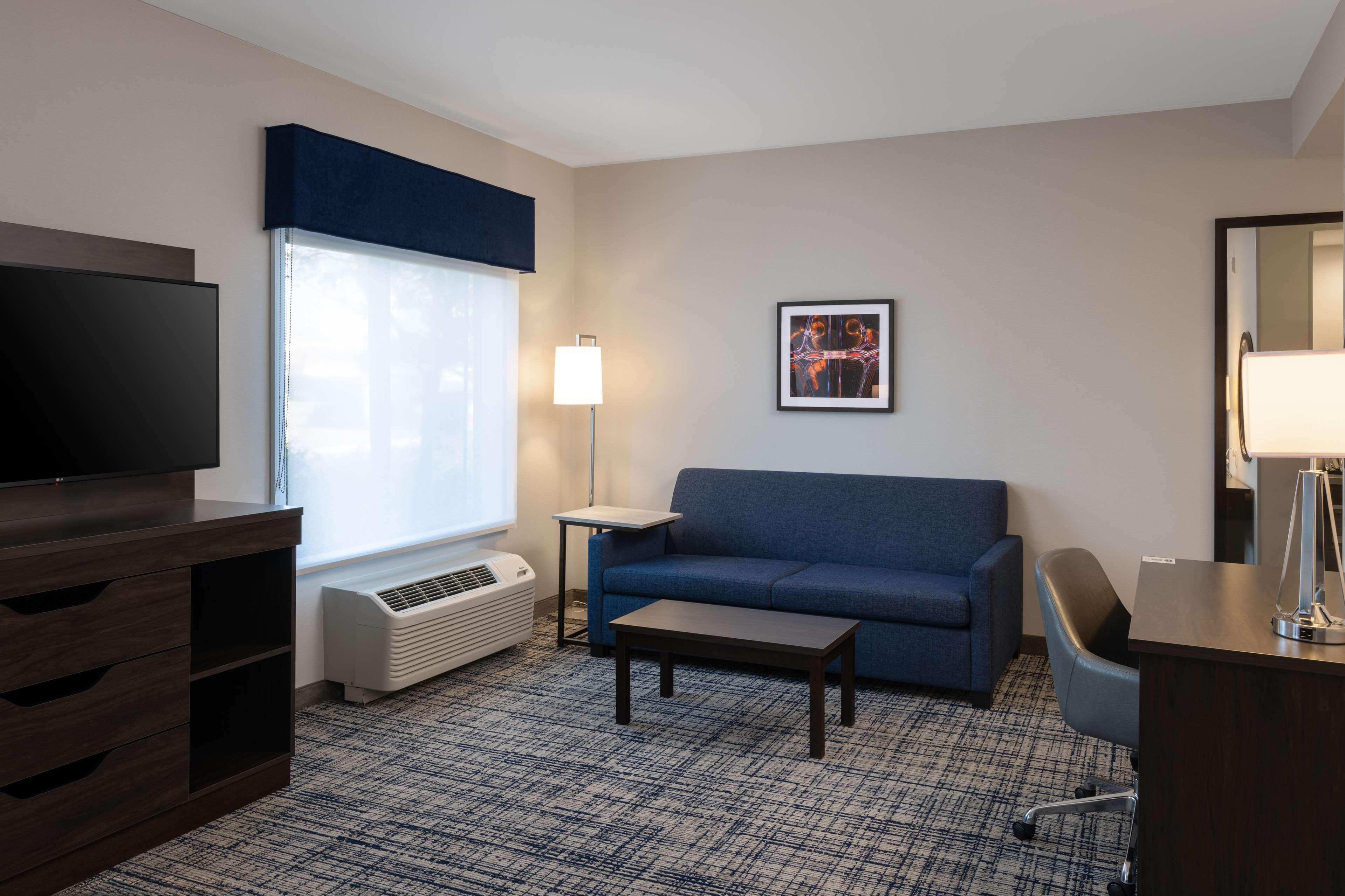 Studio King Size Bed