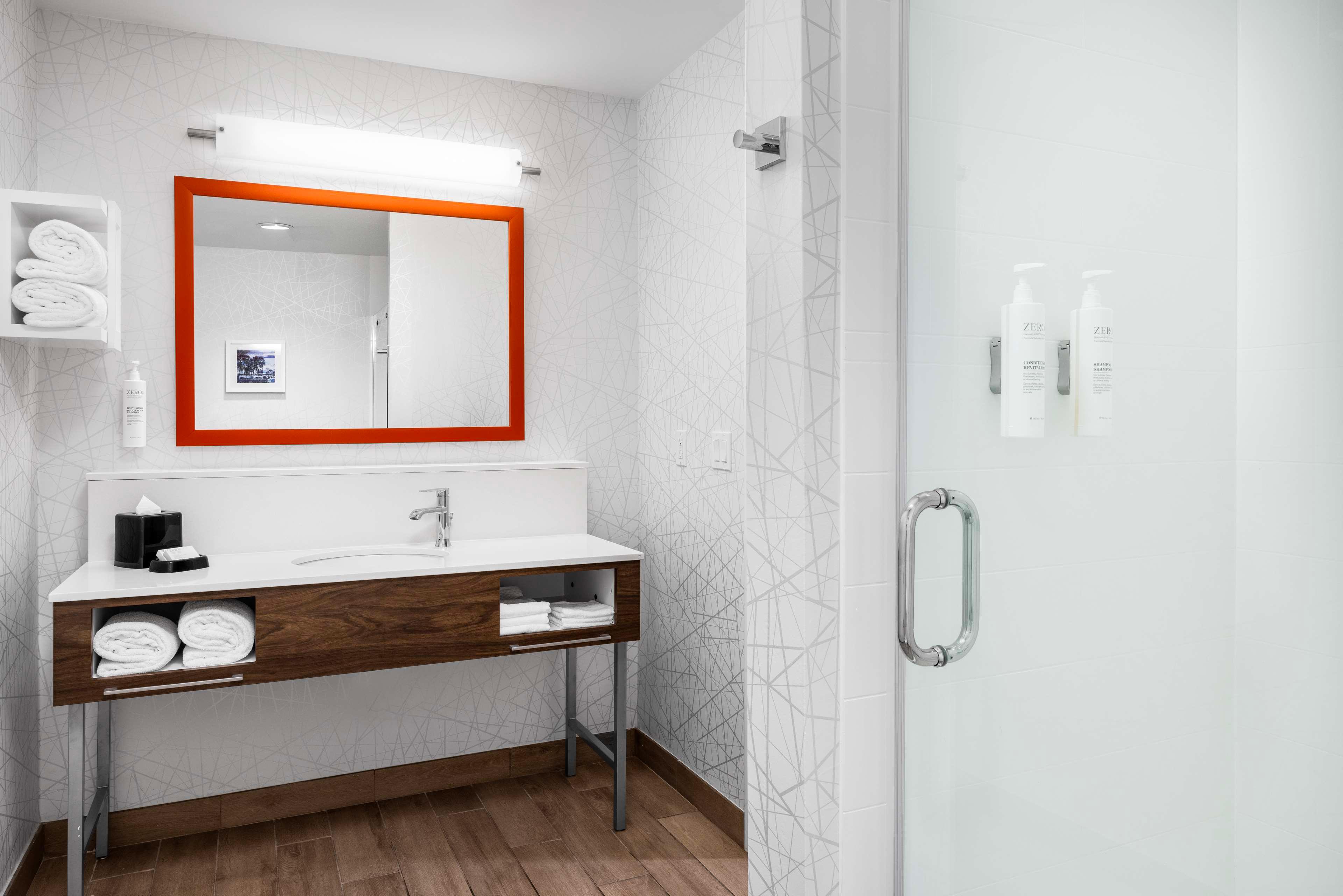 Studio King Size Bed