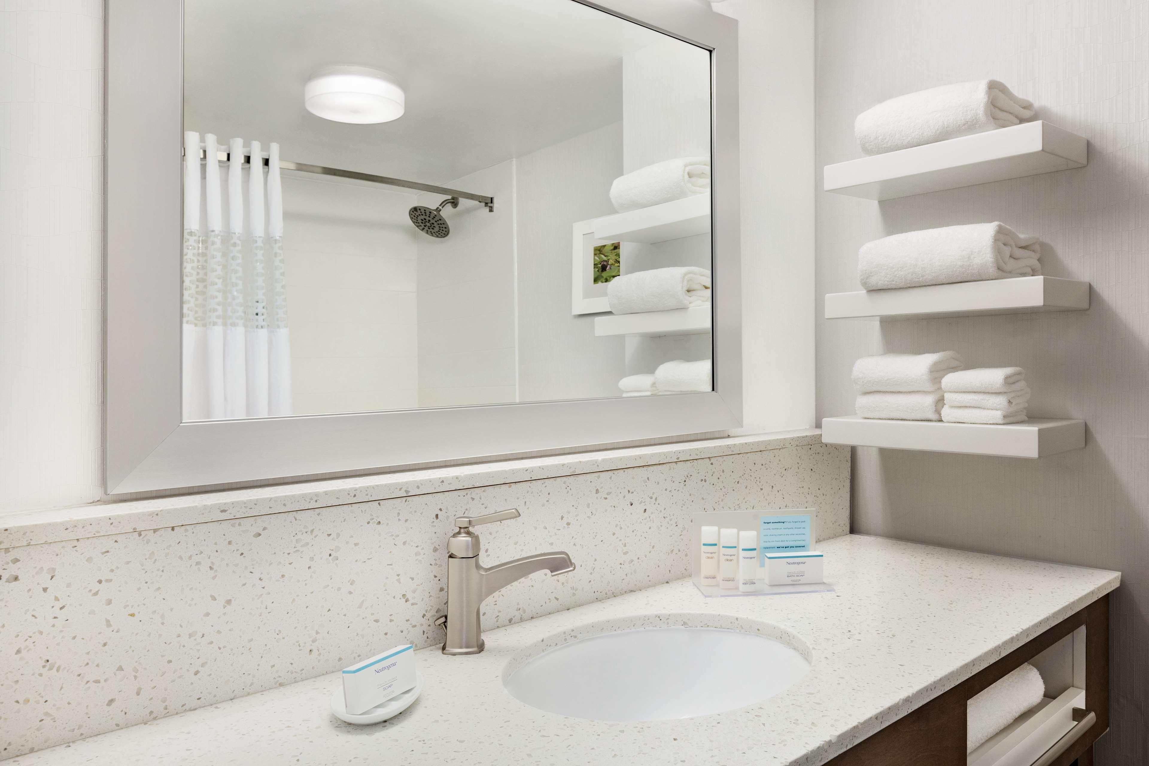 Double King Bed Non Smoking