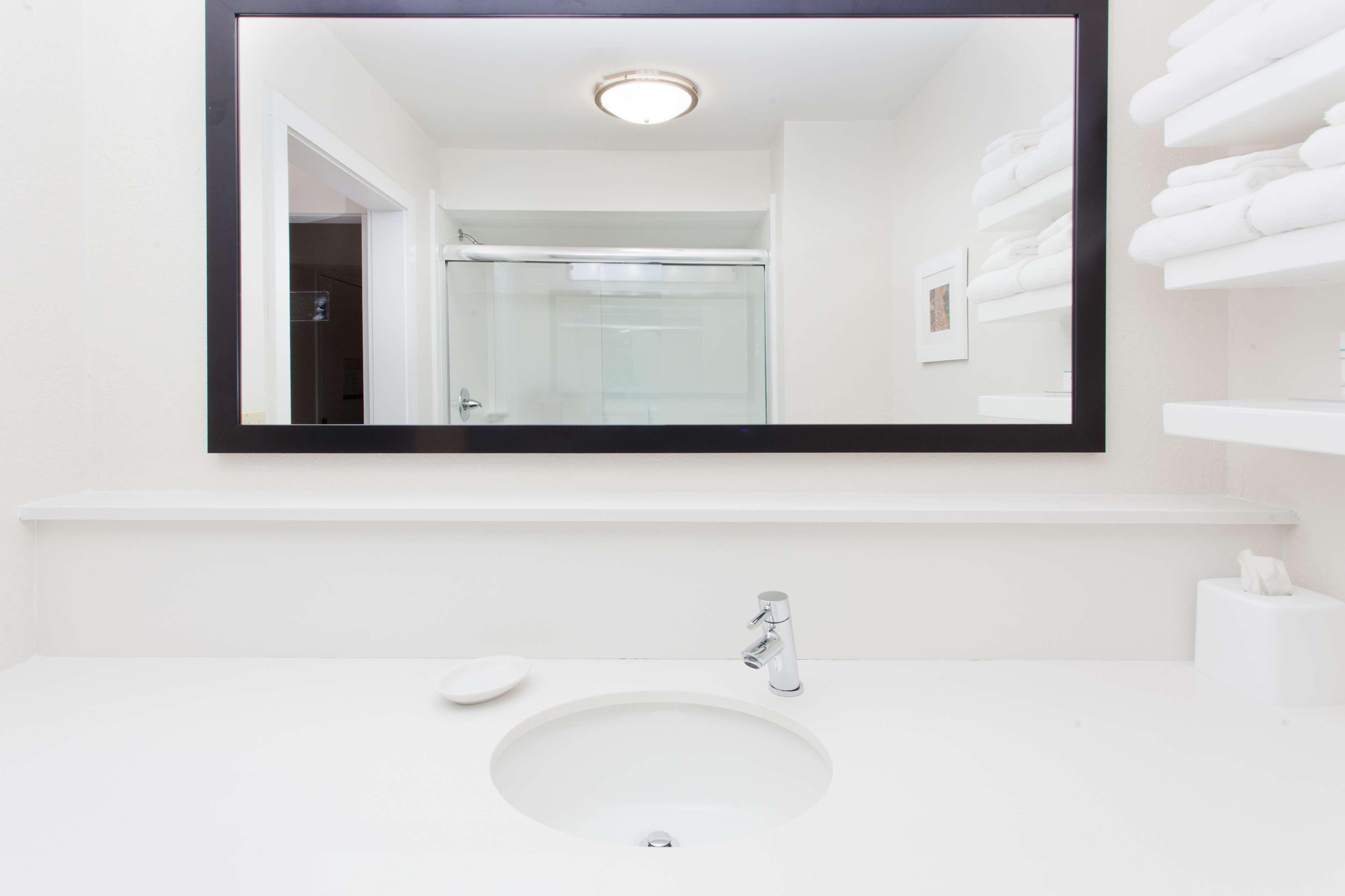 Suite King Bed One Bedroom 