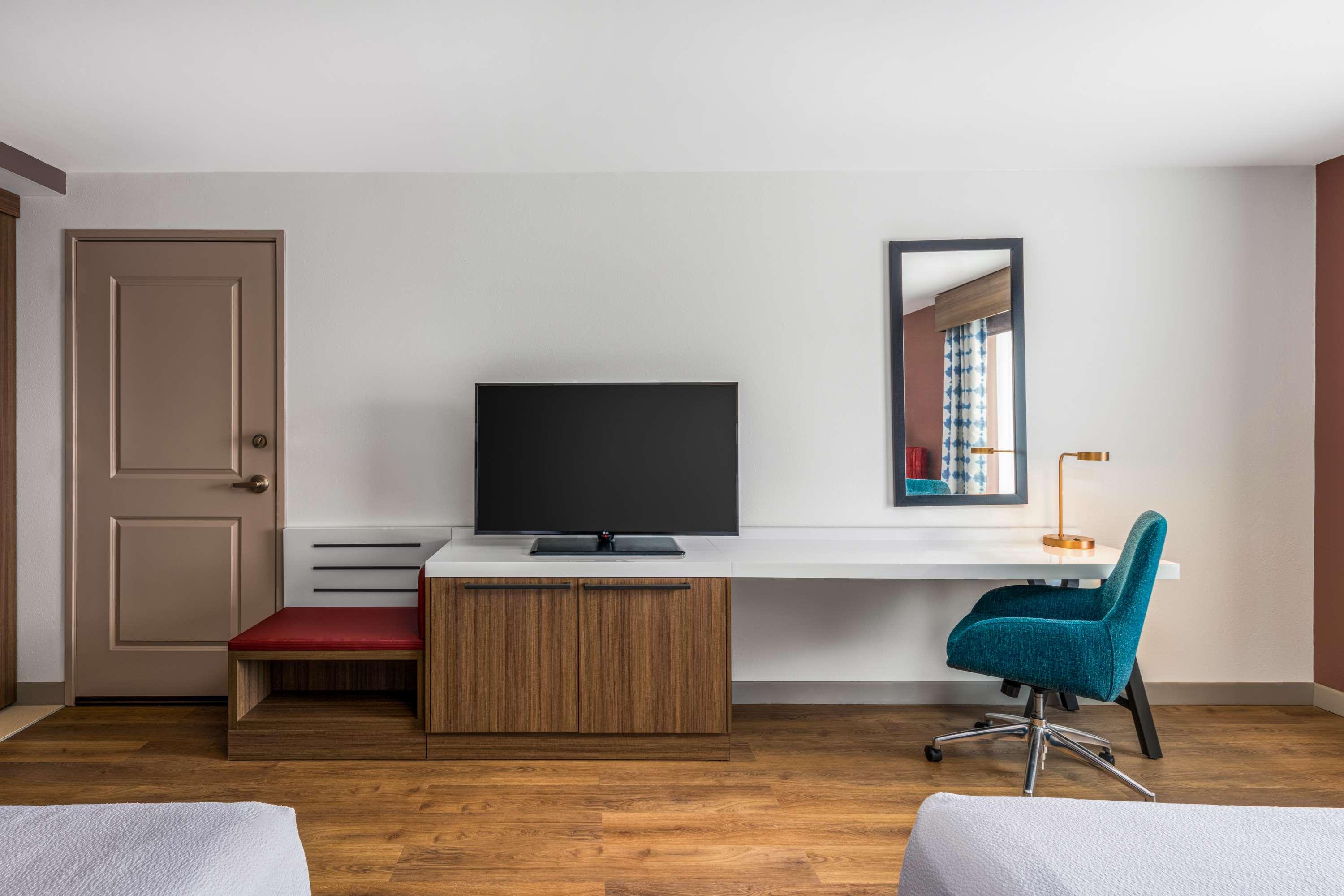 Double or Twin Accessible