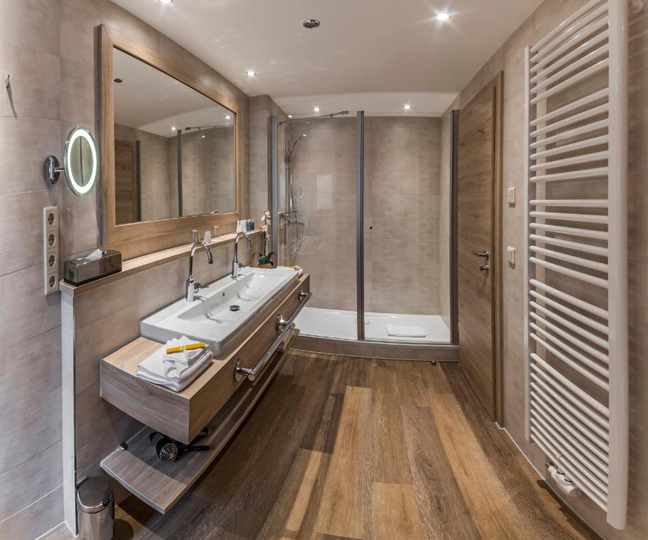 Double Single Deluxe