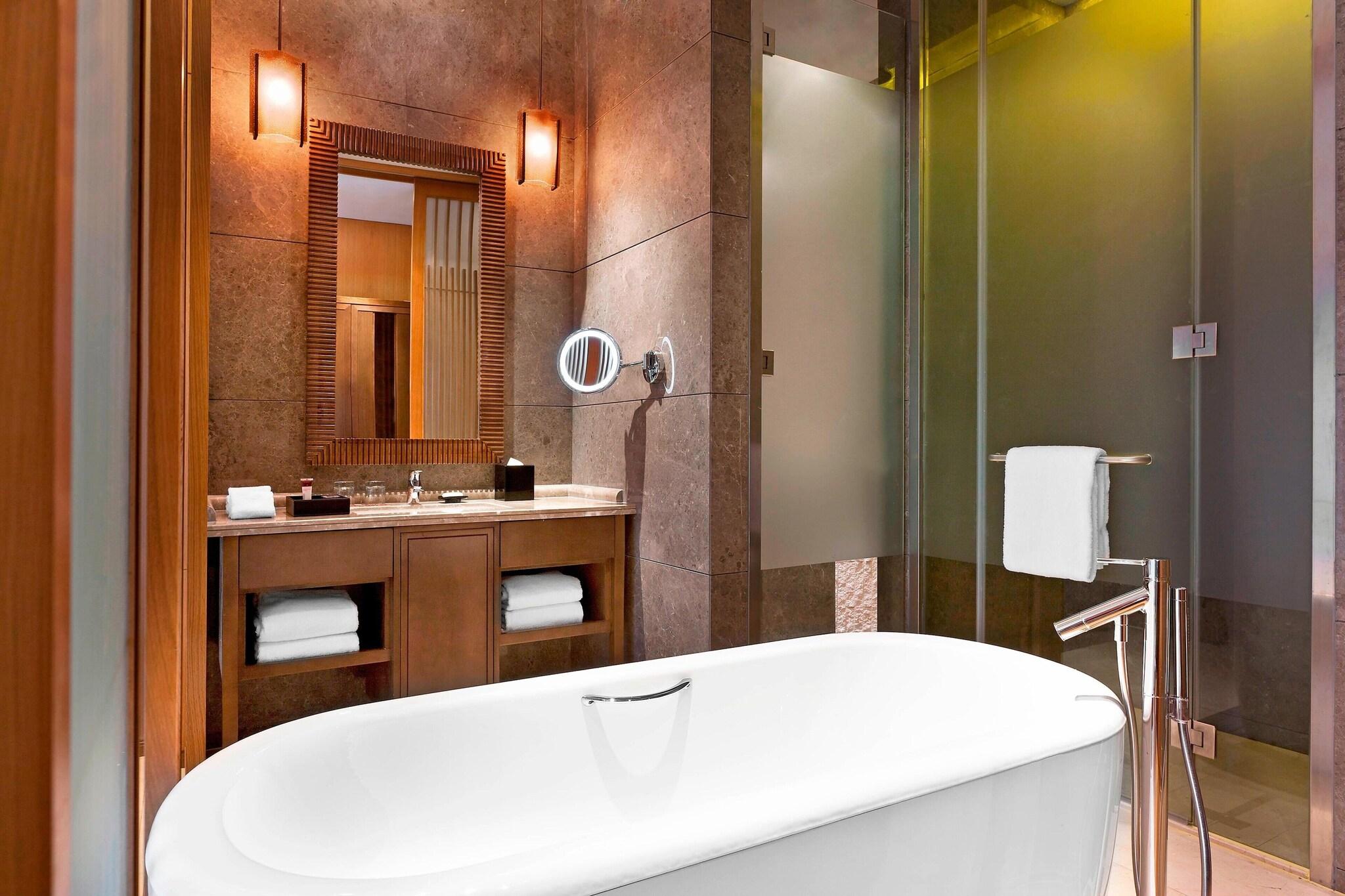 Double Club King Bed