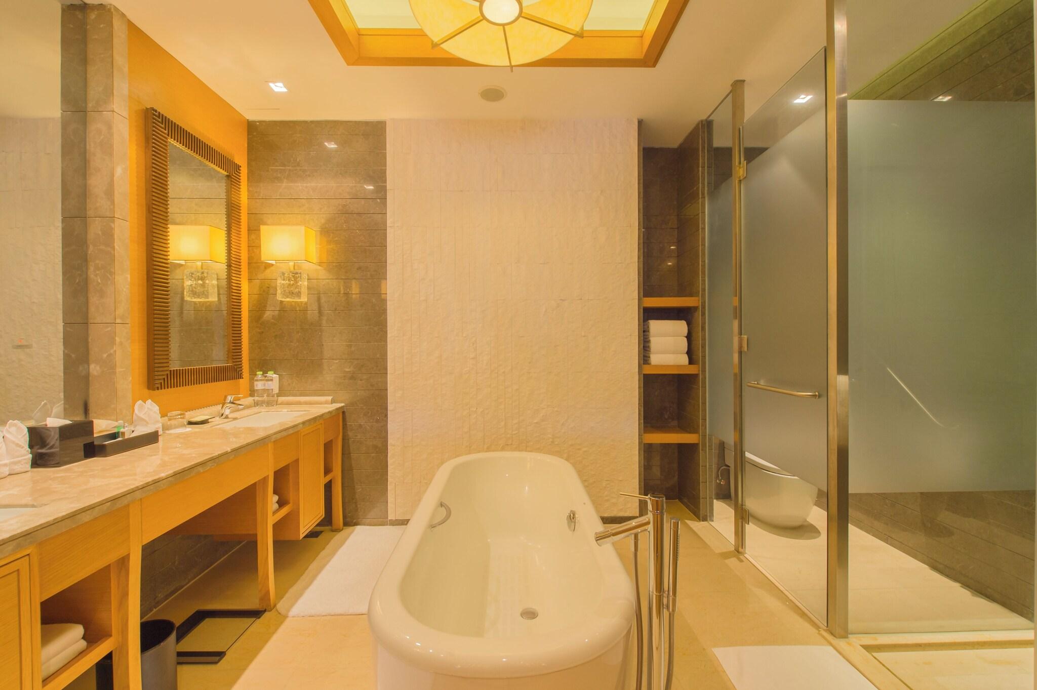 Suite Deluxe King Bed