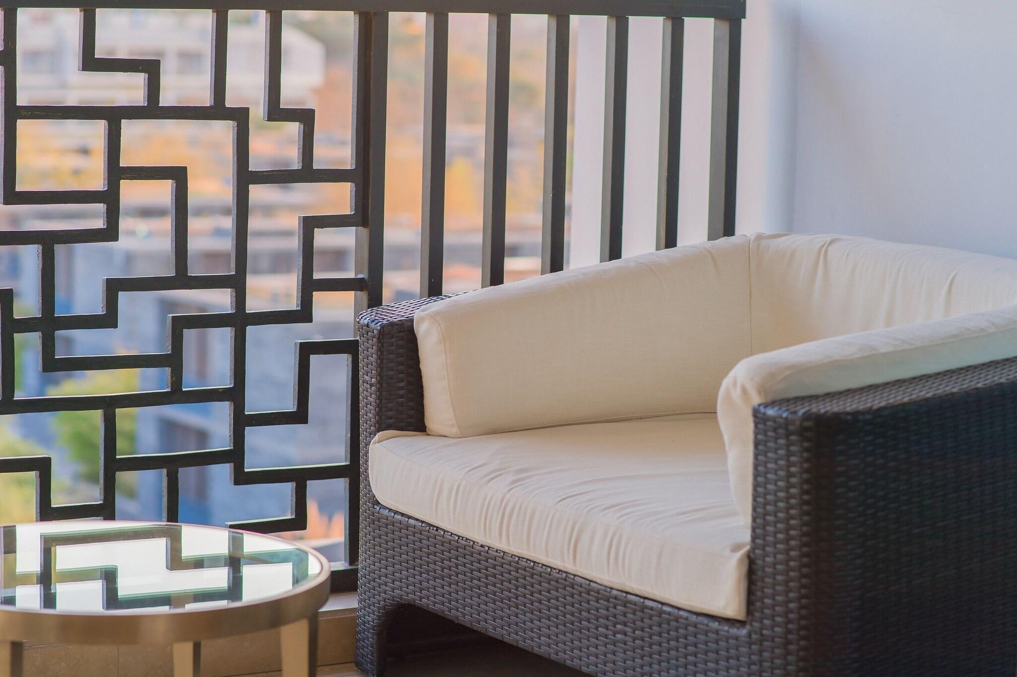 Double Club King Bed